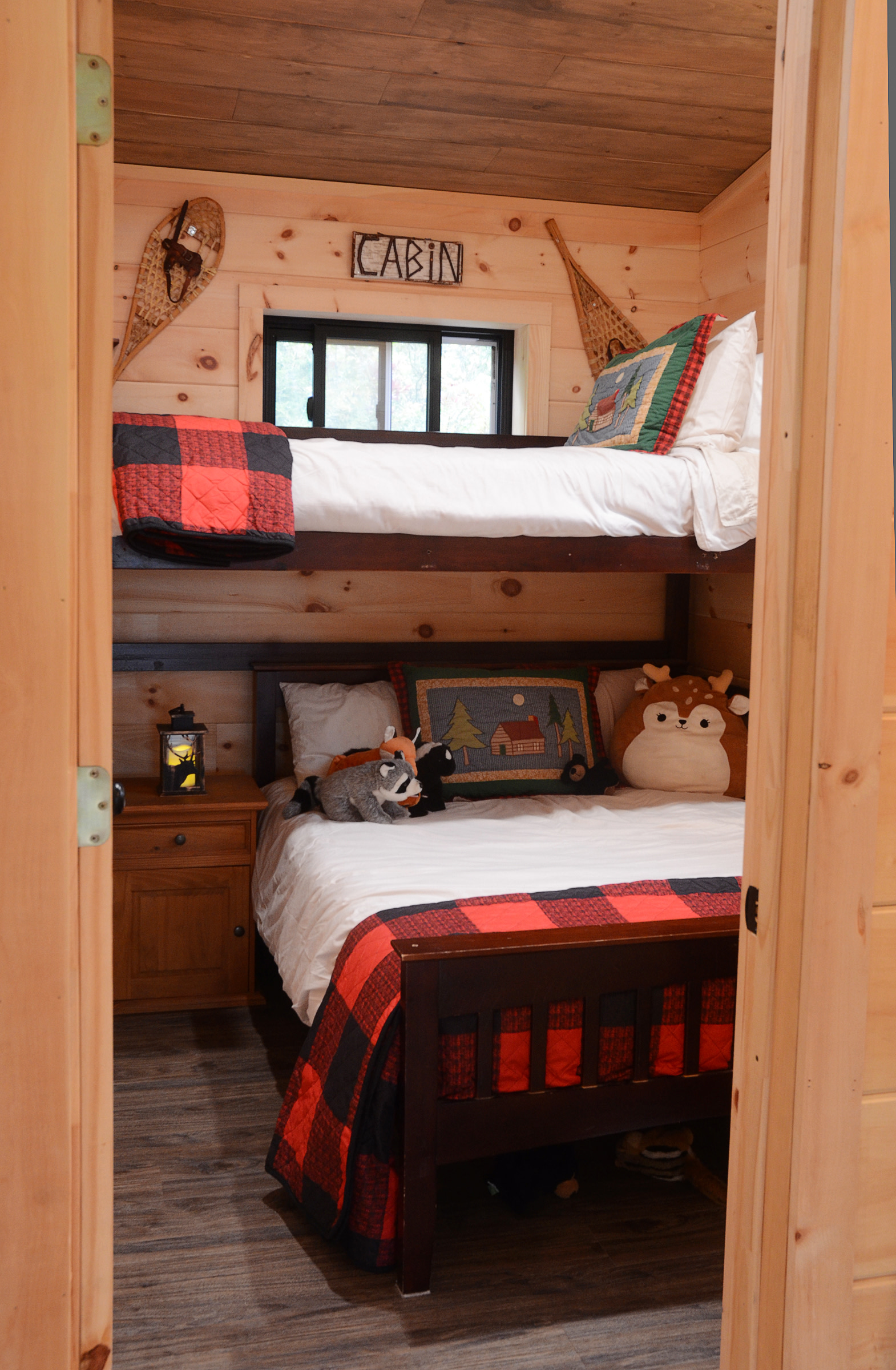 Private Waterfront Offgrid Cabin