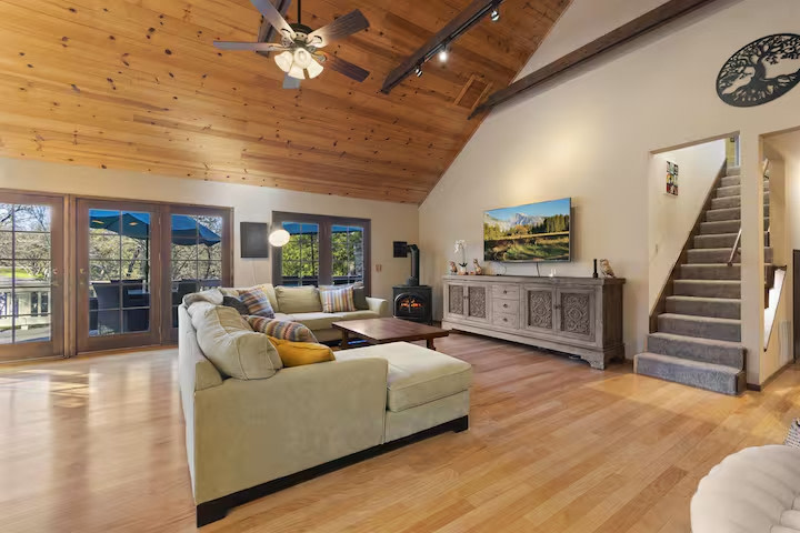 Private lakeside resort, Groveland