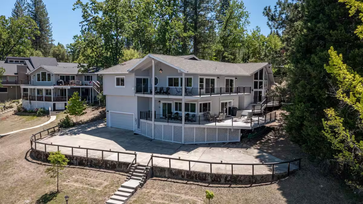 Luxury By The Lake, Groveland CA