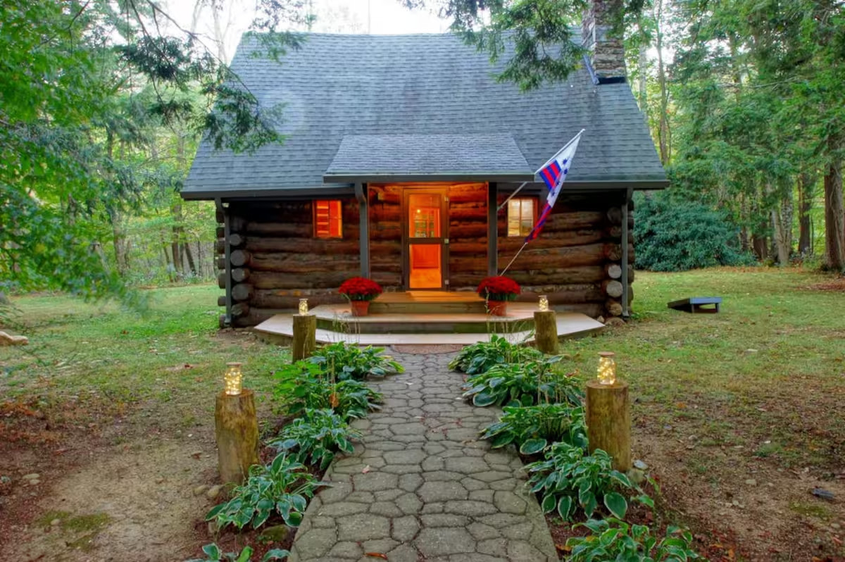 1848 Log Cabin in the Trees