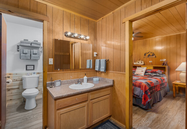 Bear Paw Lodge Bear Cabins