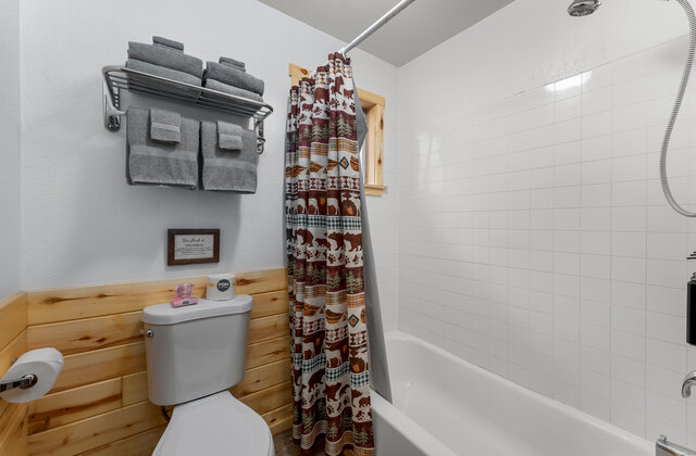 Bear Paw Lodge Bear Cabins