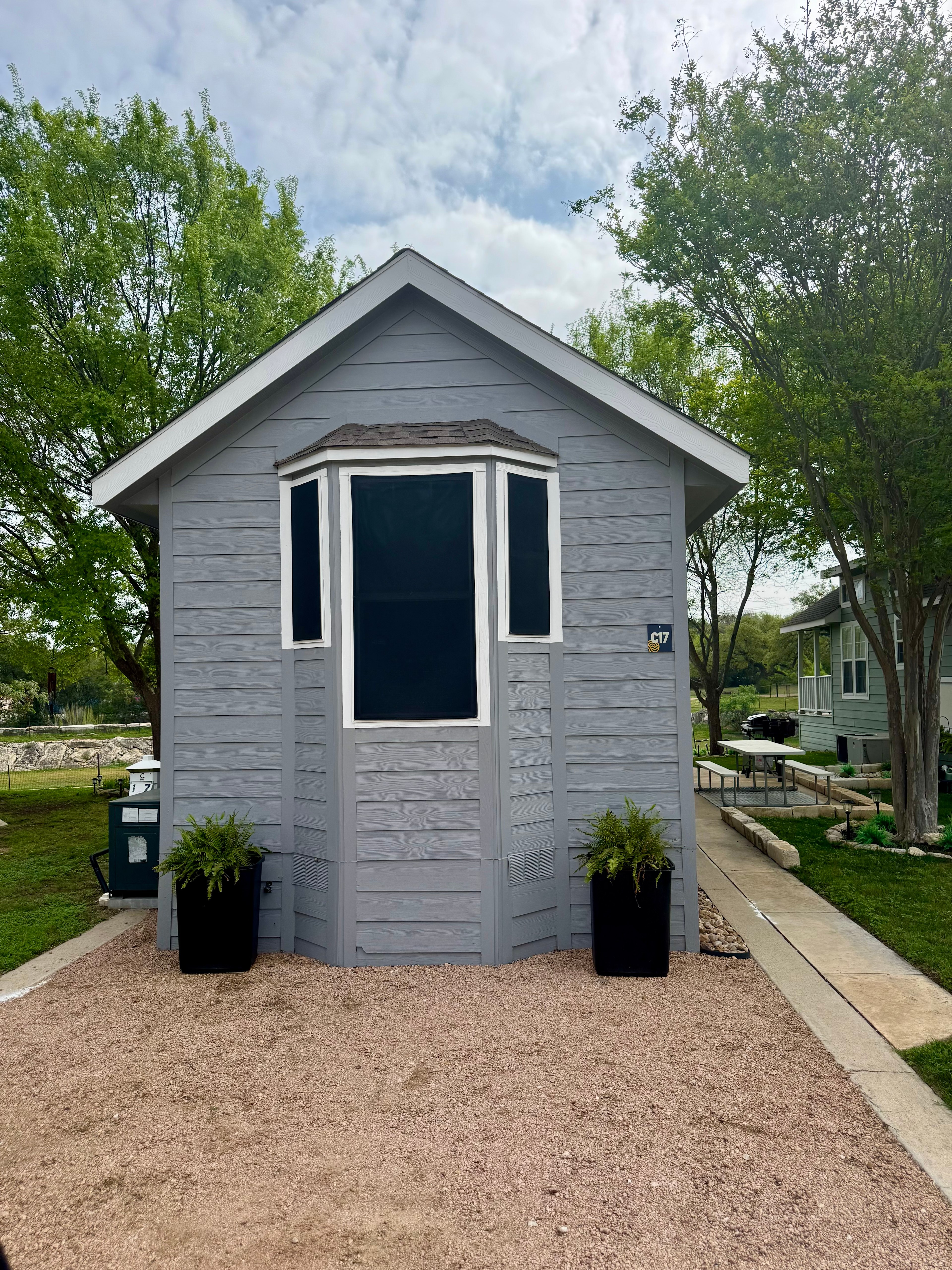 Luxe tiny cabin Lake Travis