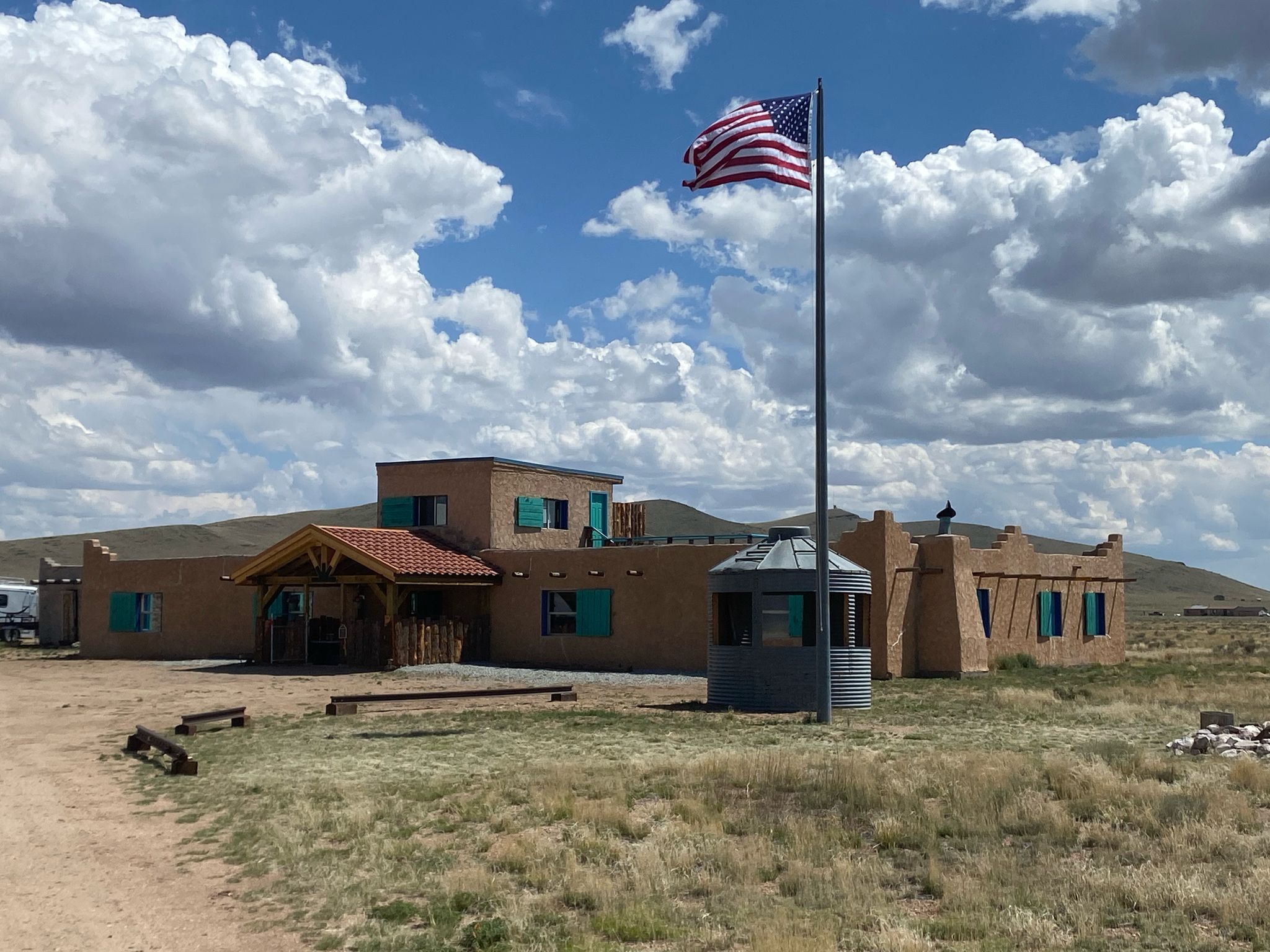 The Lazy Llama Lodge/Campsites