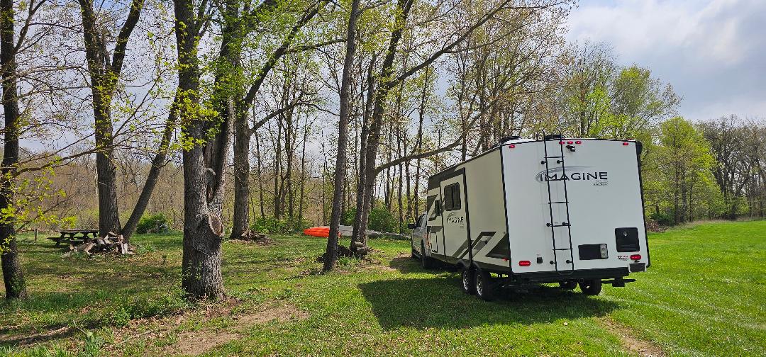 You can park facing the river.