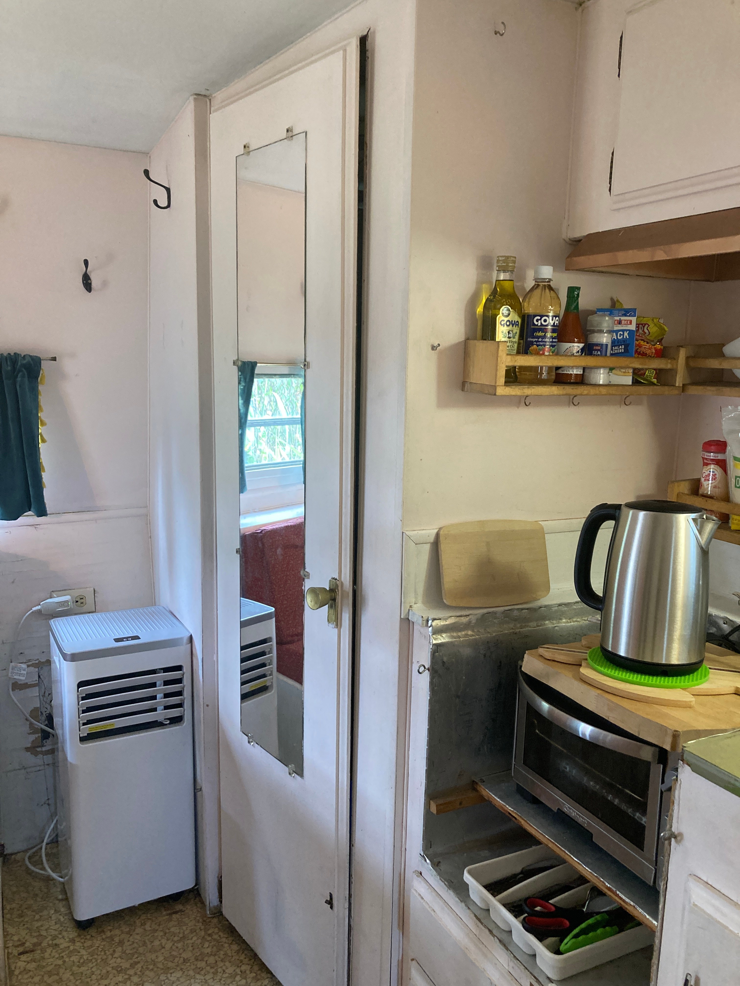 Comfy camper by the bay in Rockaway