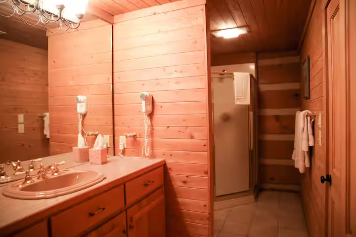 Wonderful Log Home on Lake Mattamuskeet