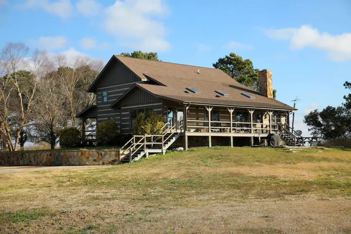 Wonderful Log Home on Lake Mattamuskeet