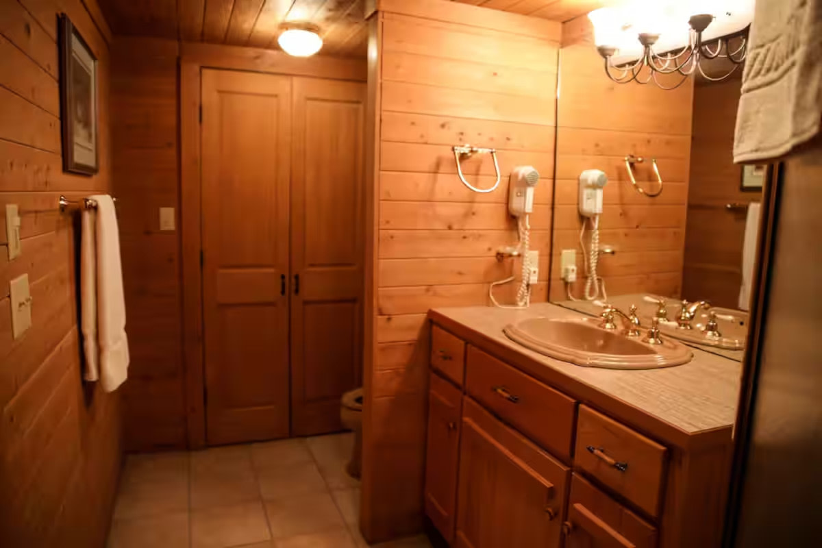 Wonderful Log Home on Lake Mattamuskeet