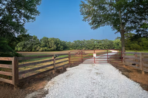 The Shoals Retreats at Lay Landing