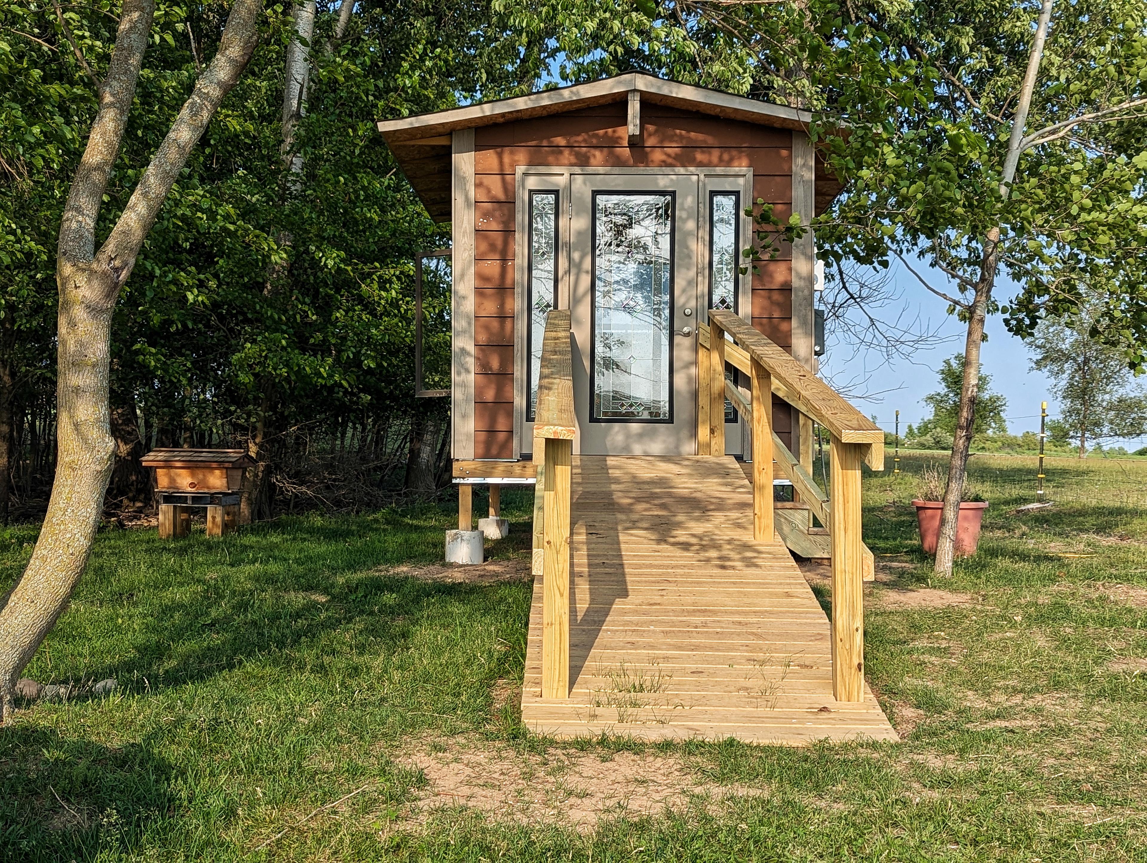 Beehive Air Therapy Cabin