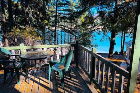 The Cove Lakeside Retreat