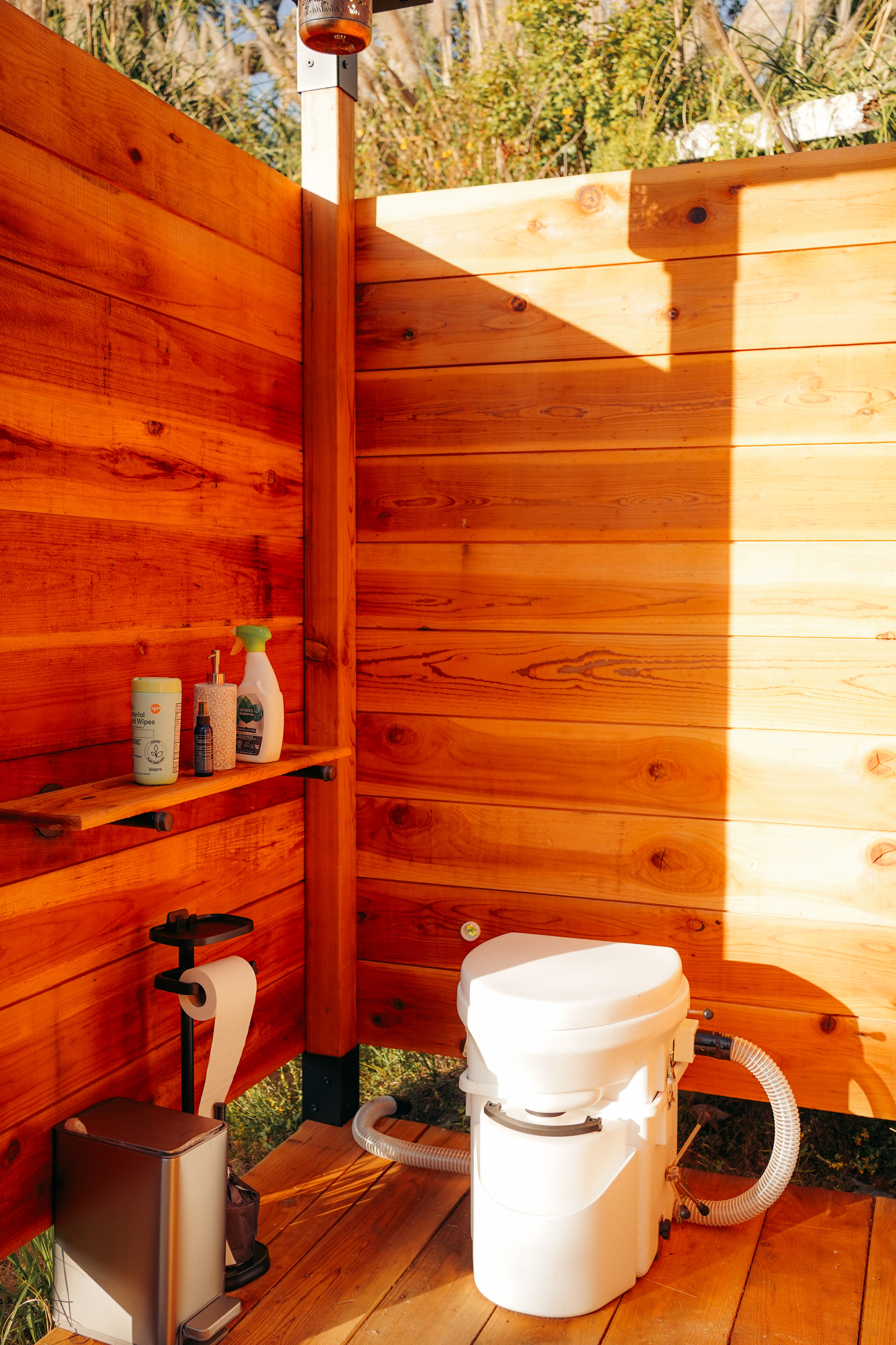 Composting toilet 