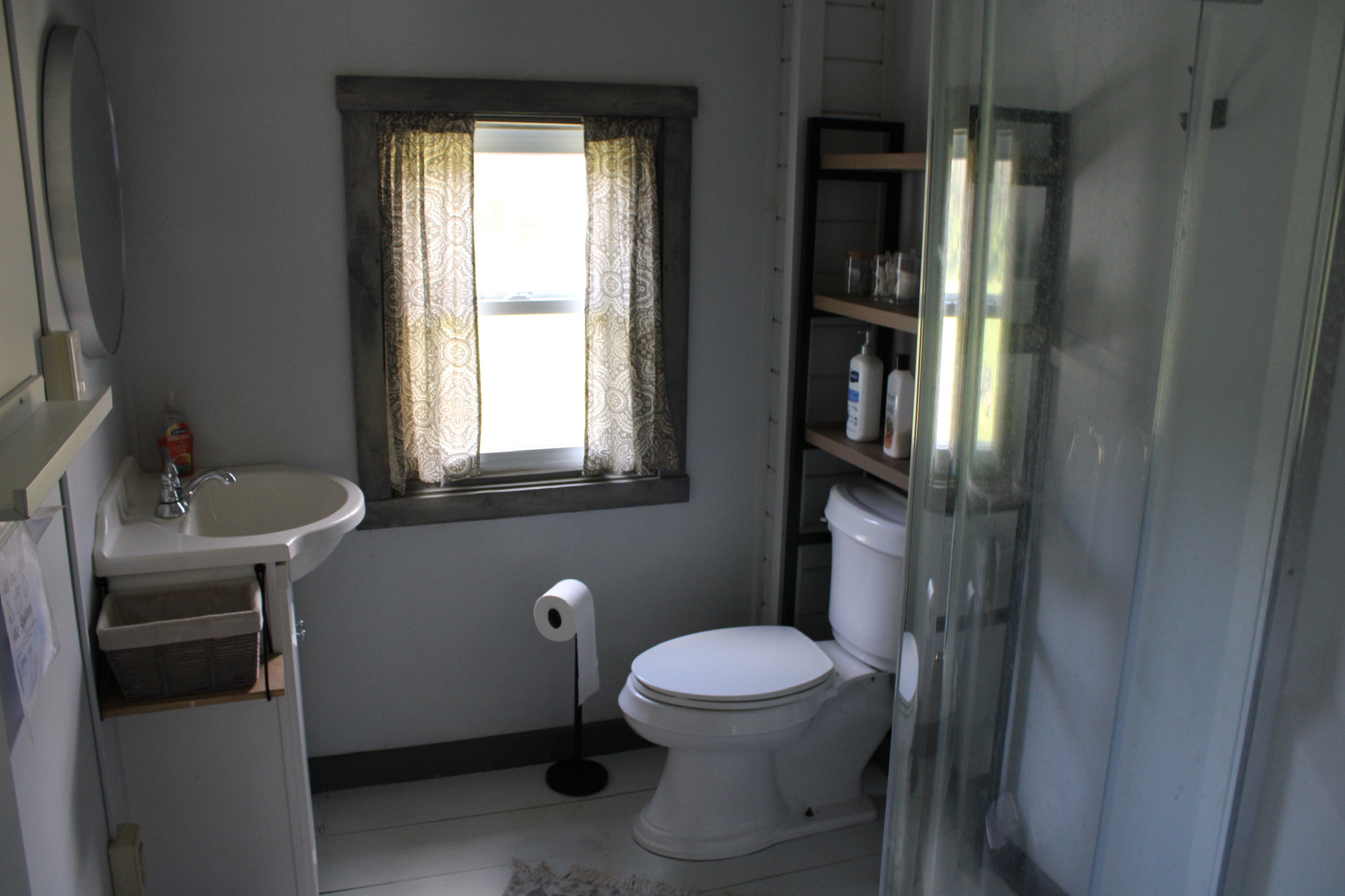 The Maine Roadhouse Hostel & Lodge