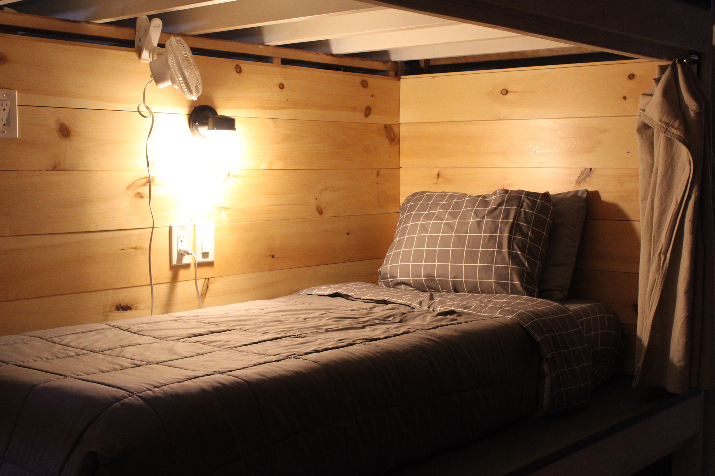 The Maine Roadhouse Hostel & Lodge