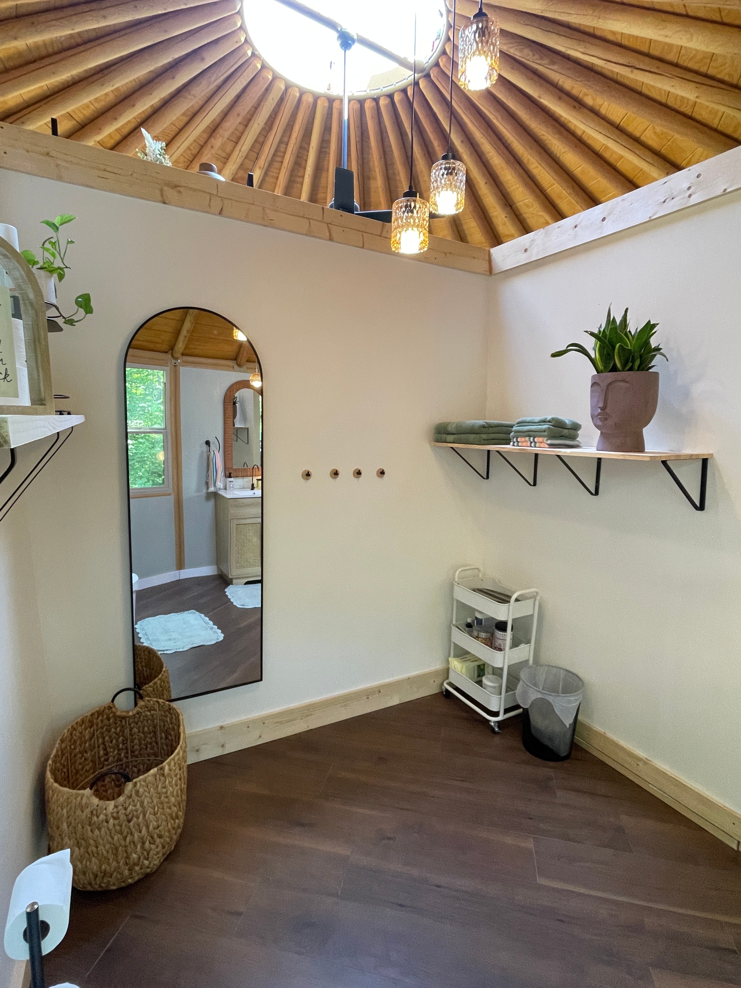Forestside Yurt Near Marshall