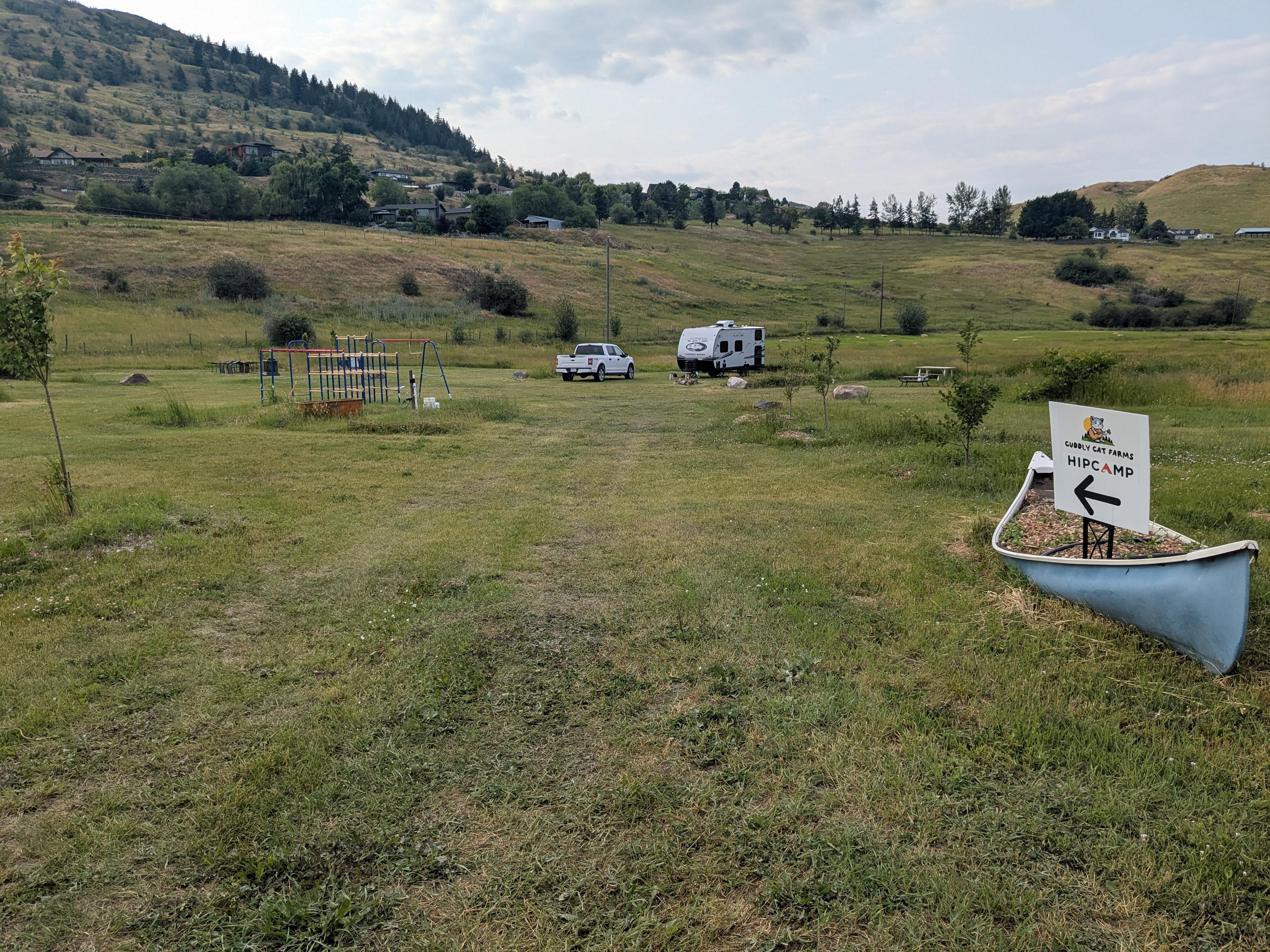 Entrance to Cuddly Cat