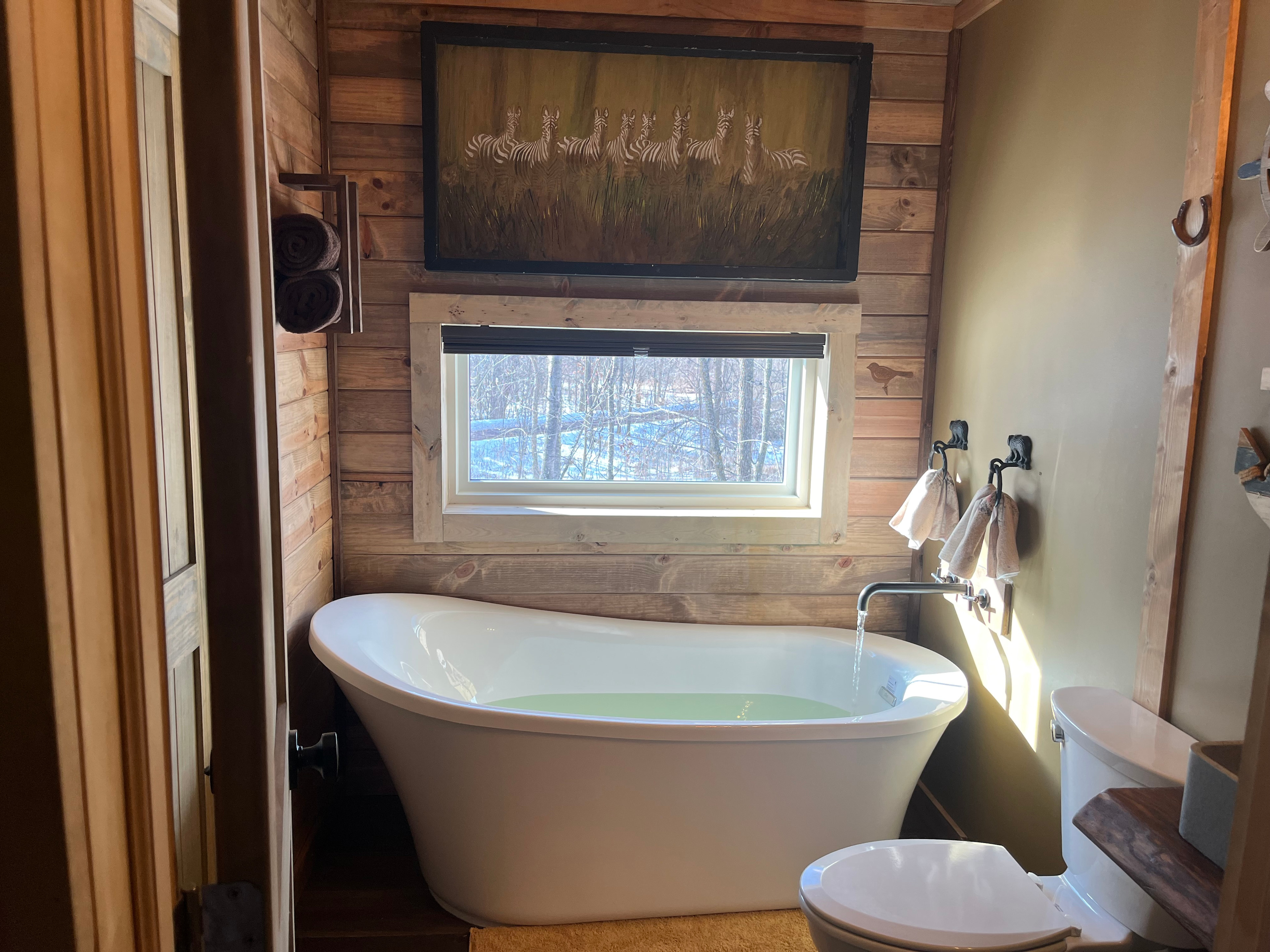 Lakeside Treehouses on 10 acres