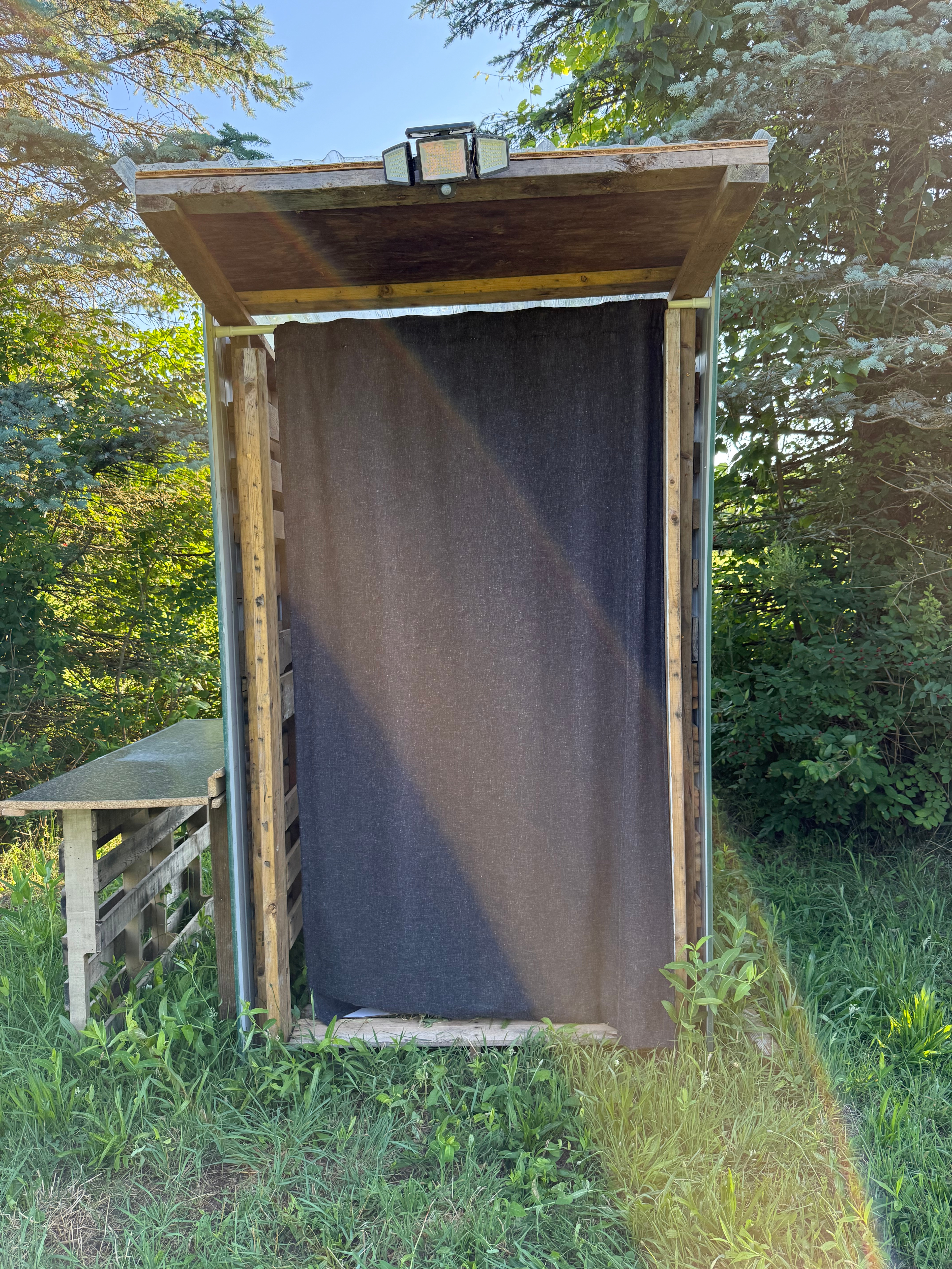 Communal compost toilet 