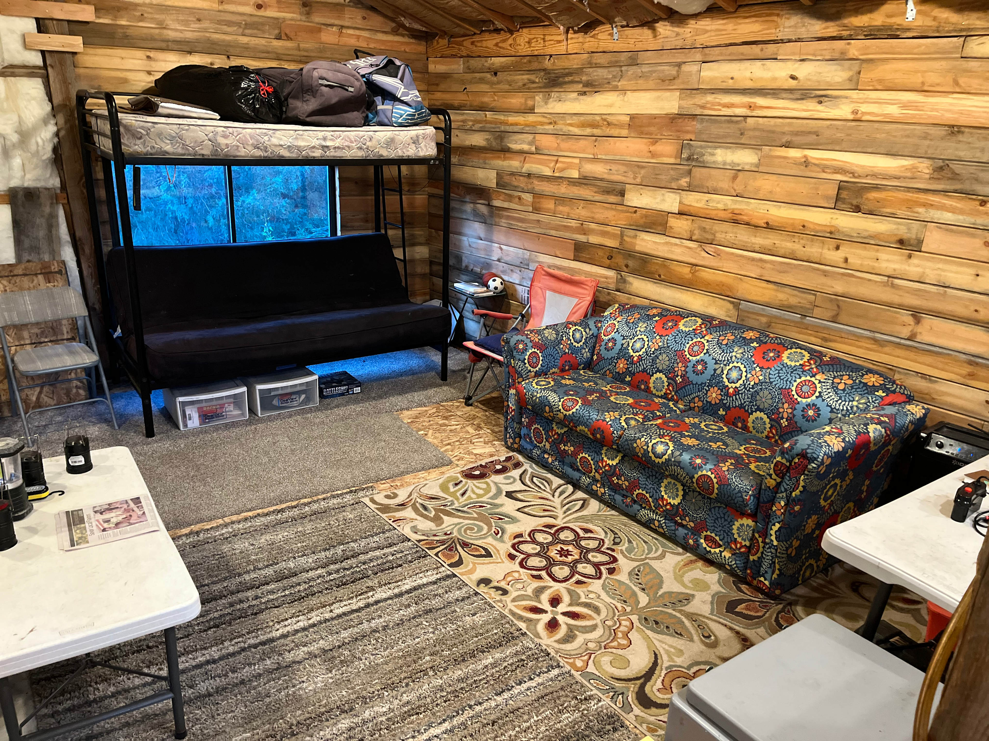 Arcadia Hangout: Cabin by Reservoir