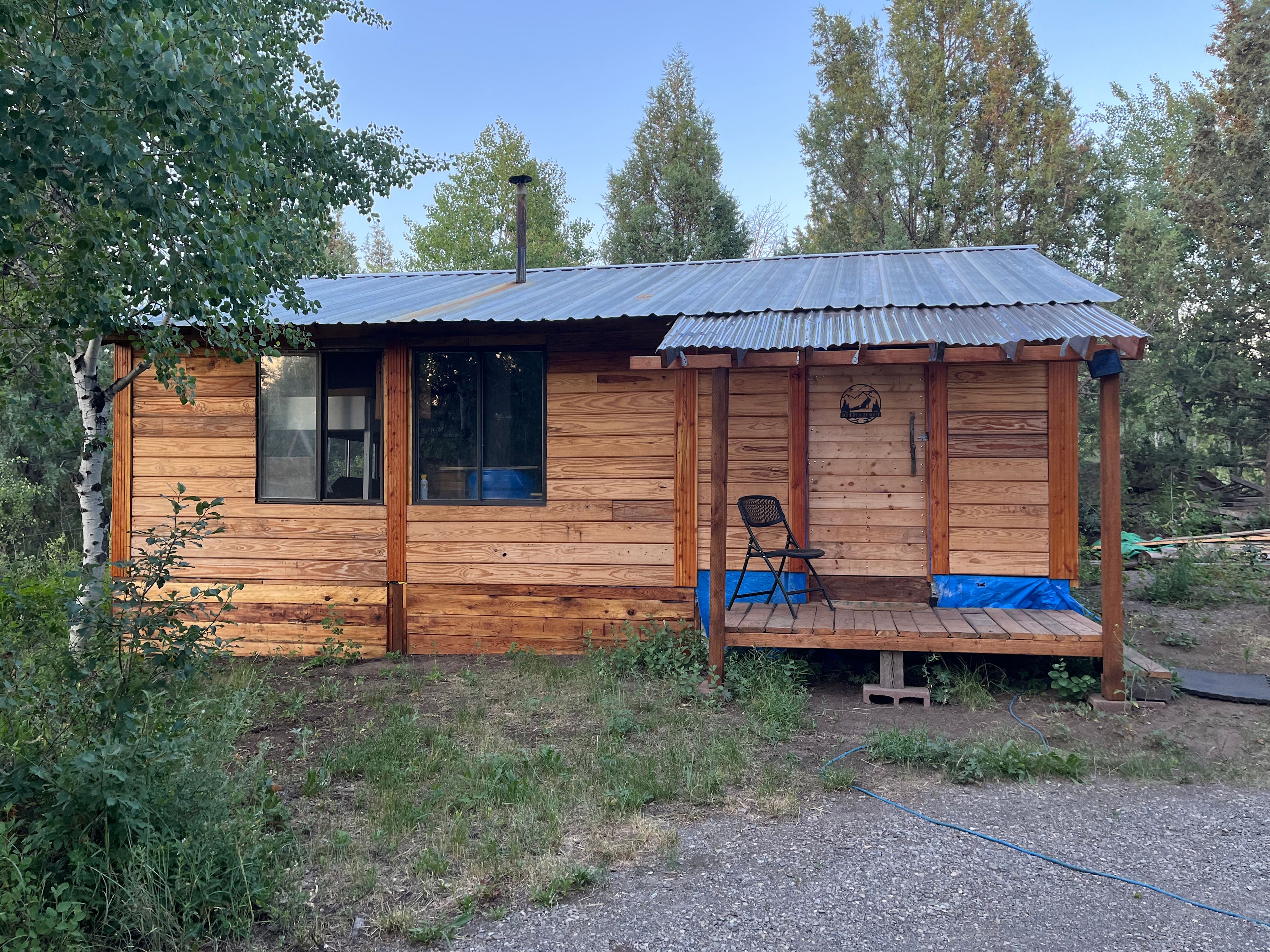 Arcadia Hangout: Cabin by Reservoir