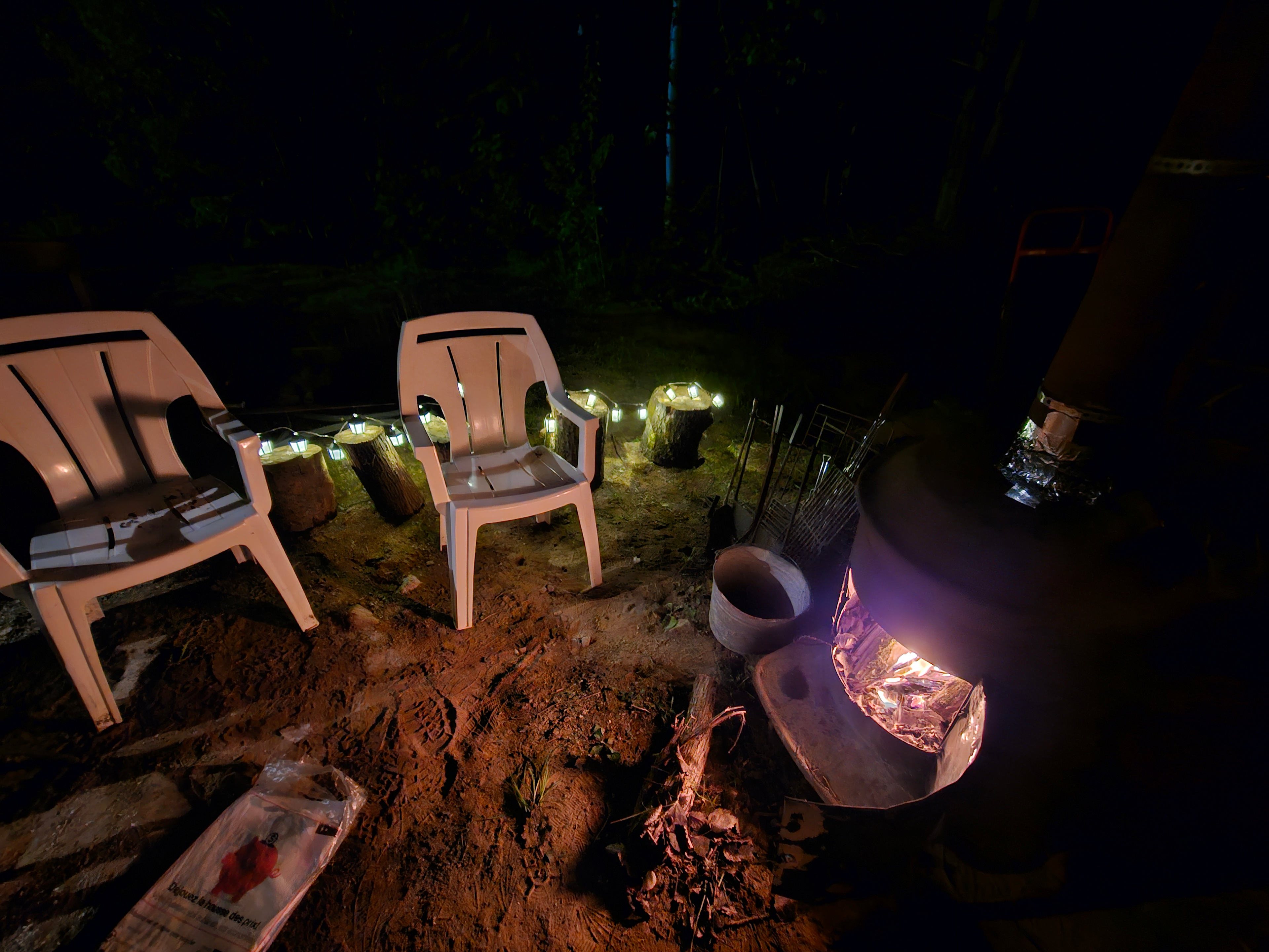 Camp dans Rouge/ Camp in Red