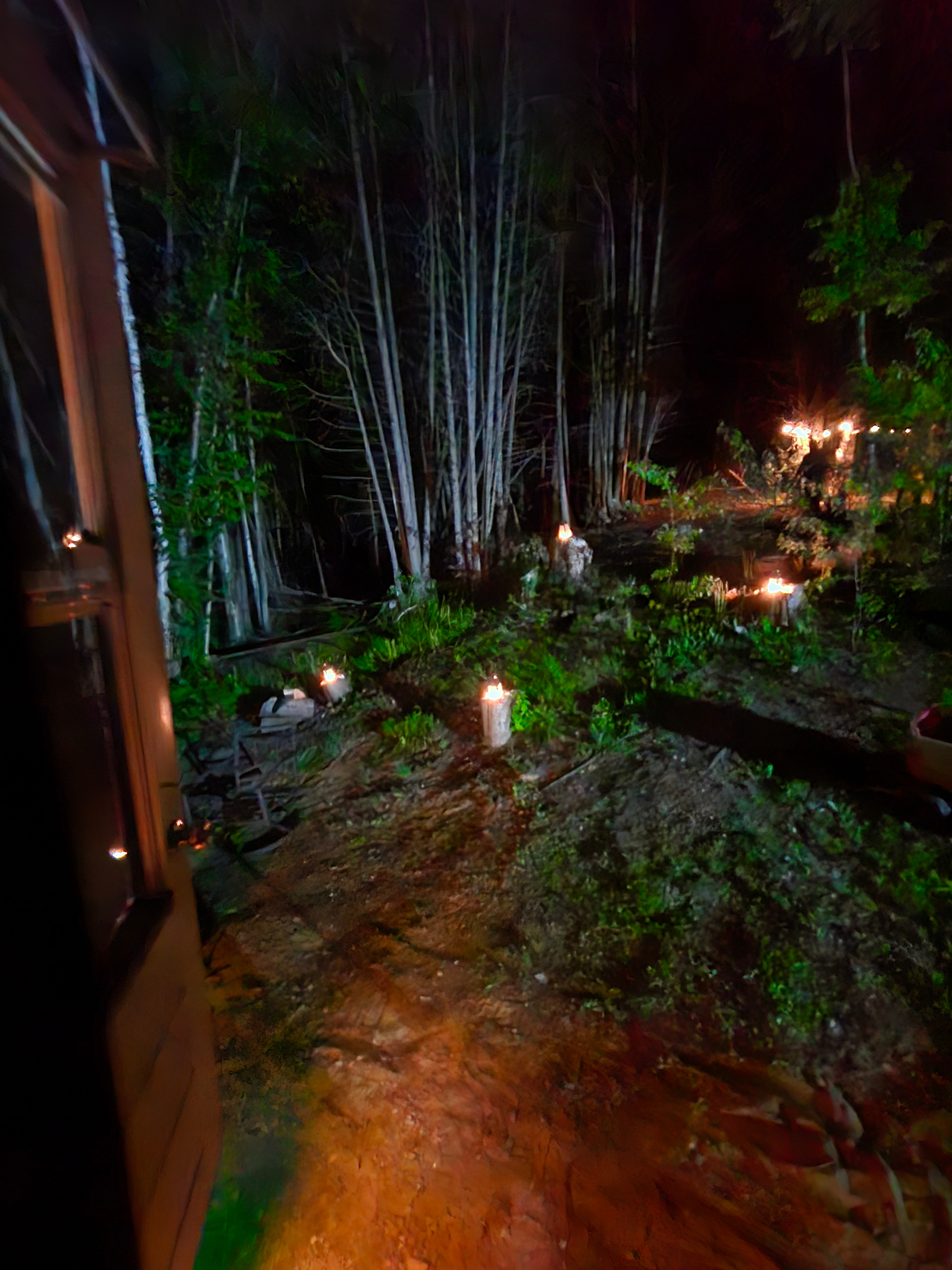 Camp dans Rouge/ Camp in Red