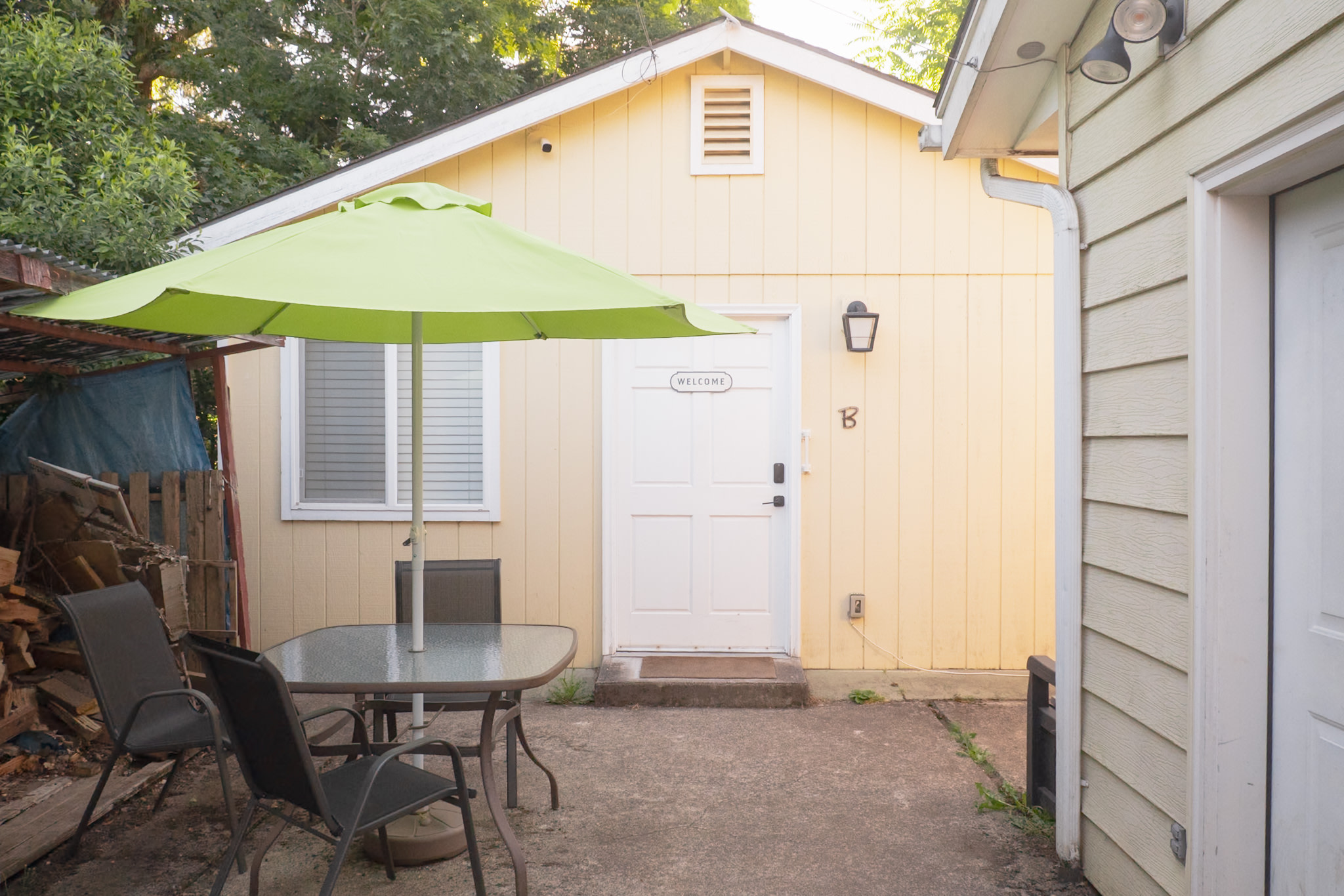 The Yellow Cottage - Near PDX!