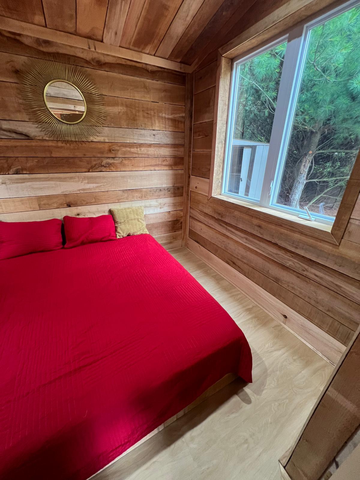 Cozy Woodland Bunkie-Outdoor Shower