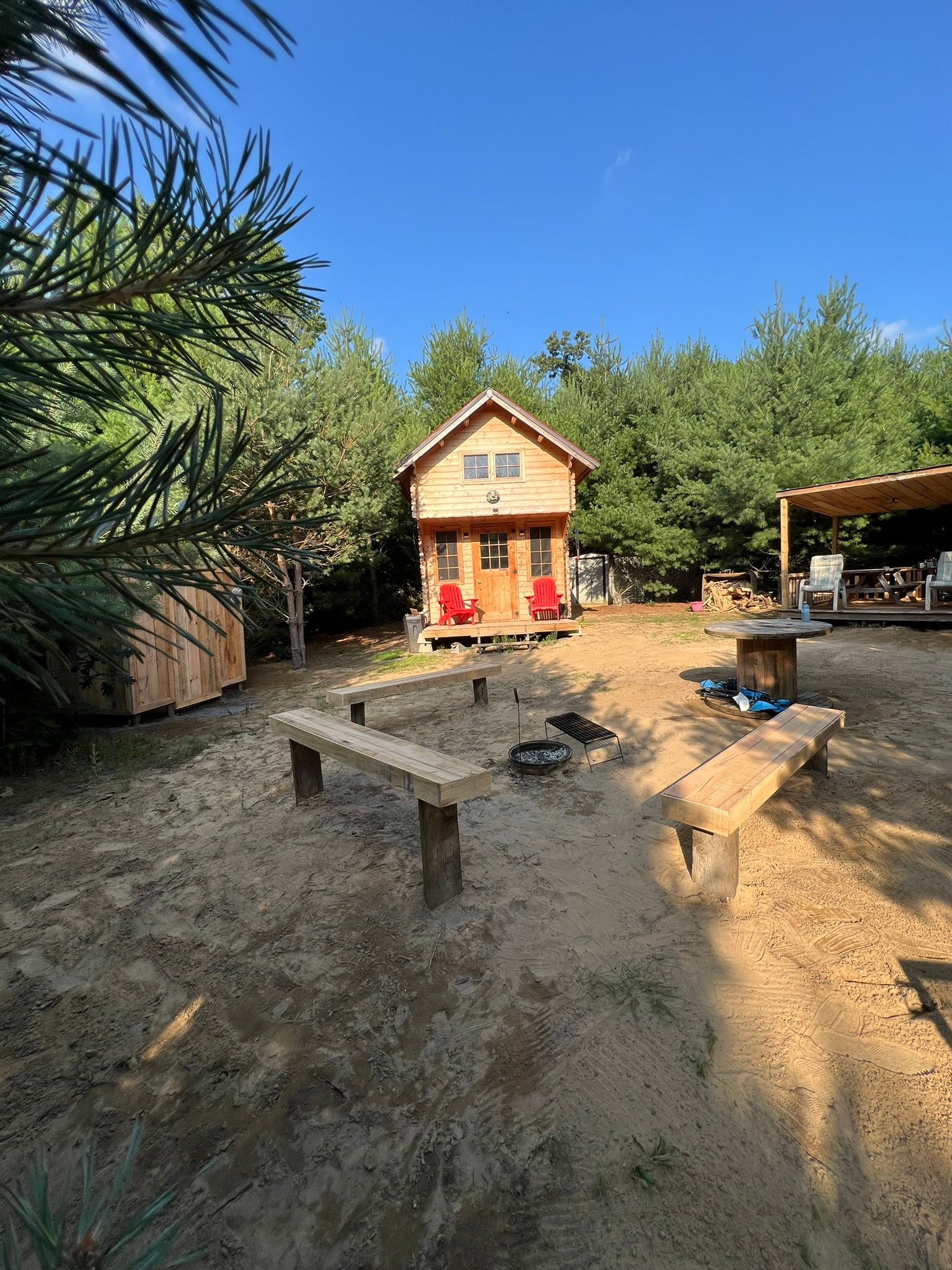 Cozy Woodland Bunkie-Outdoor Shower