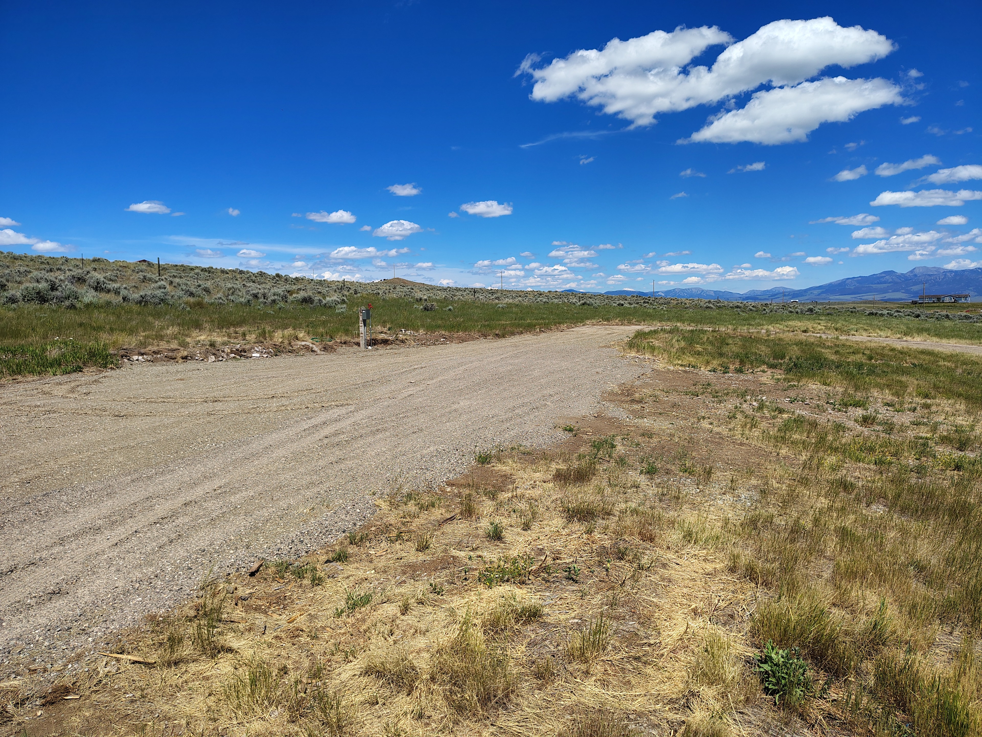 Peaceful Wilsall camp with views