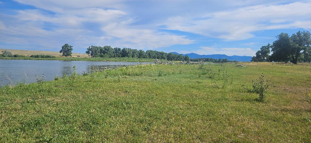 Up river view on the Missouri River.