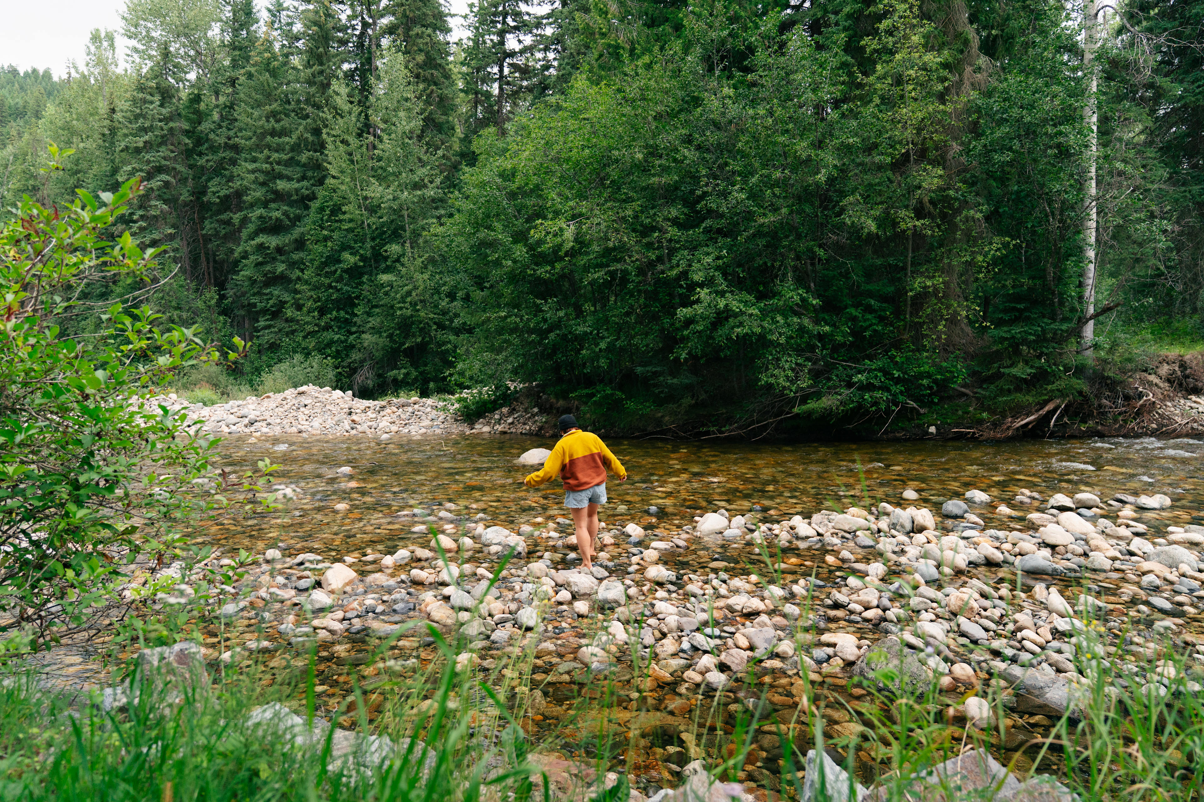 Charming Creekside Caravan
