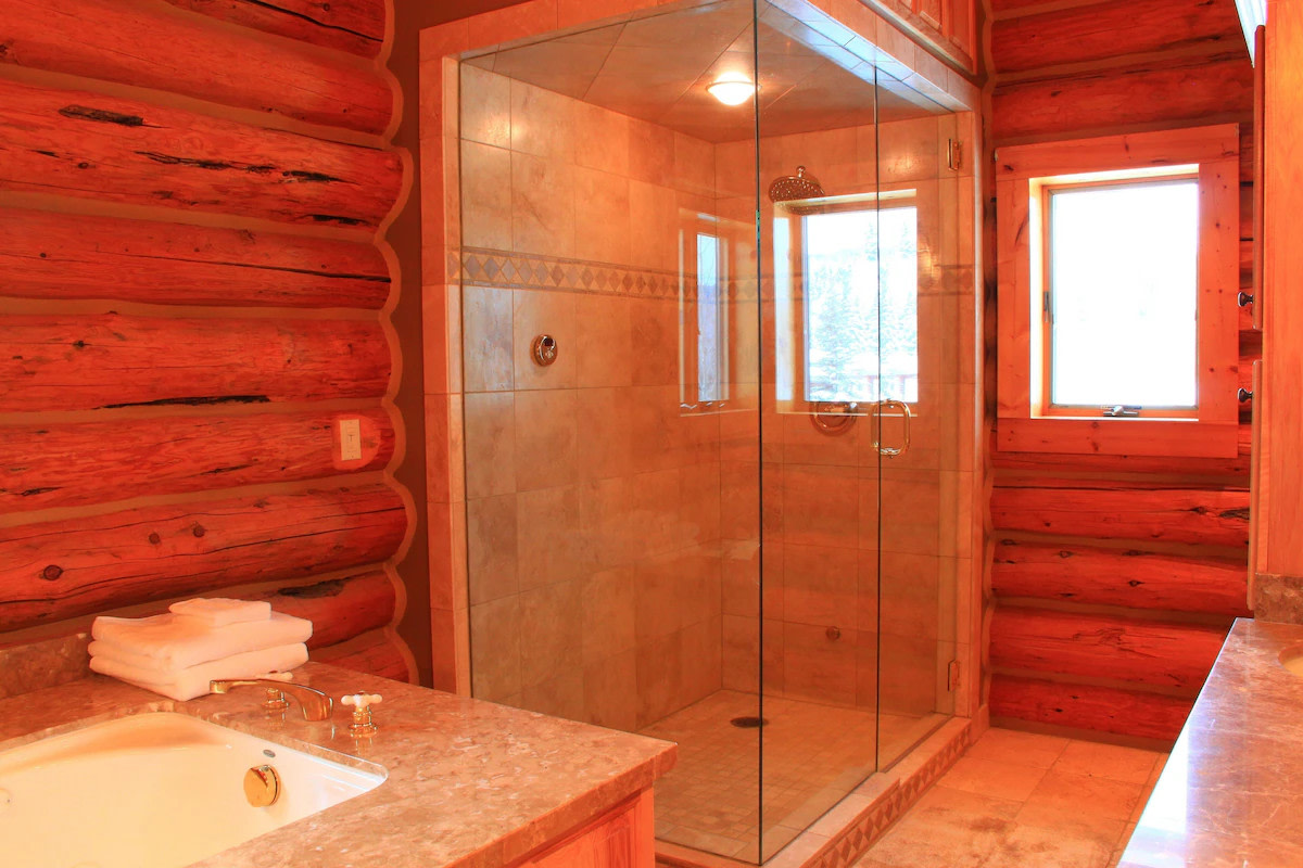 Diamond D Ranch - 3 Bedroom Multi-Level Log Cabin