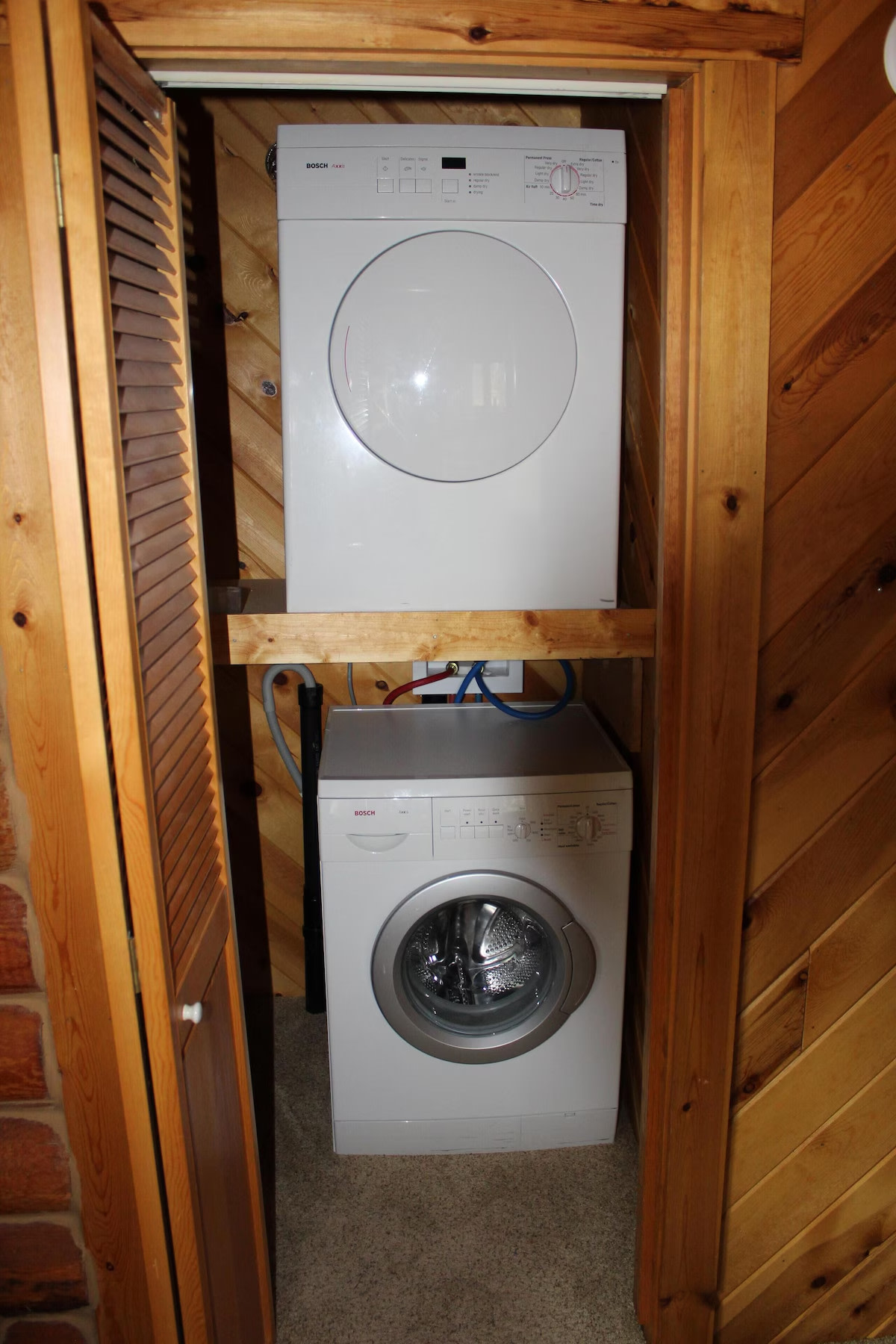 Diamond D Ranch - 2 Bedroom Cabin with Loft