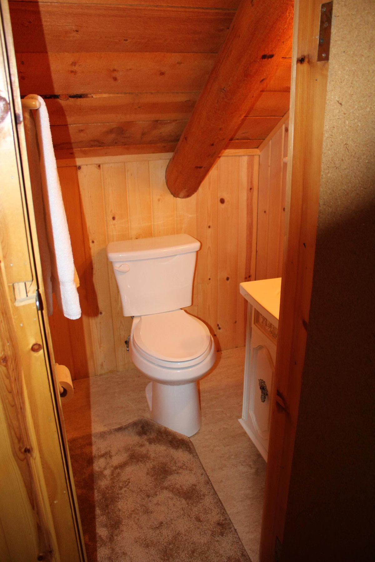 Diamond D Ranch - 2 Bedroom Cabin with Loft