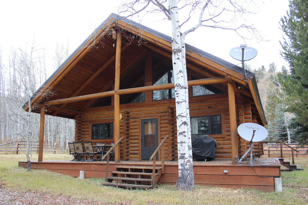2 Bedroom Cabin with Loft