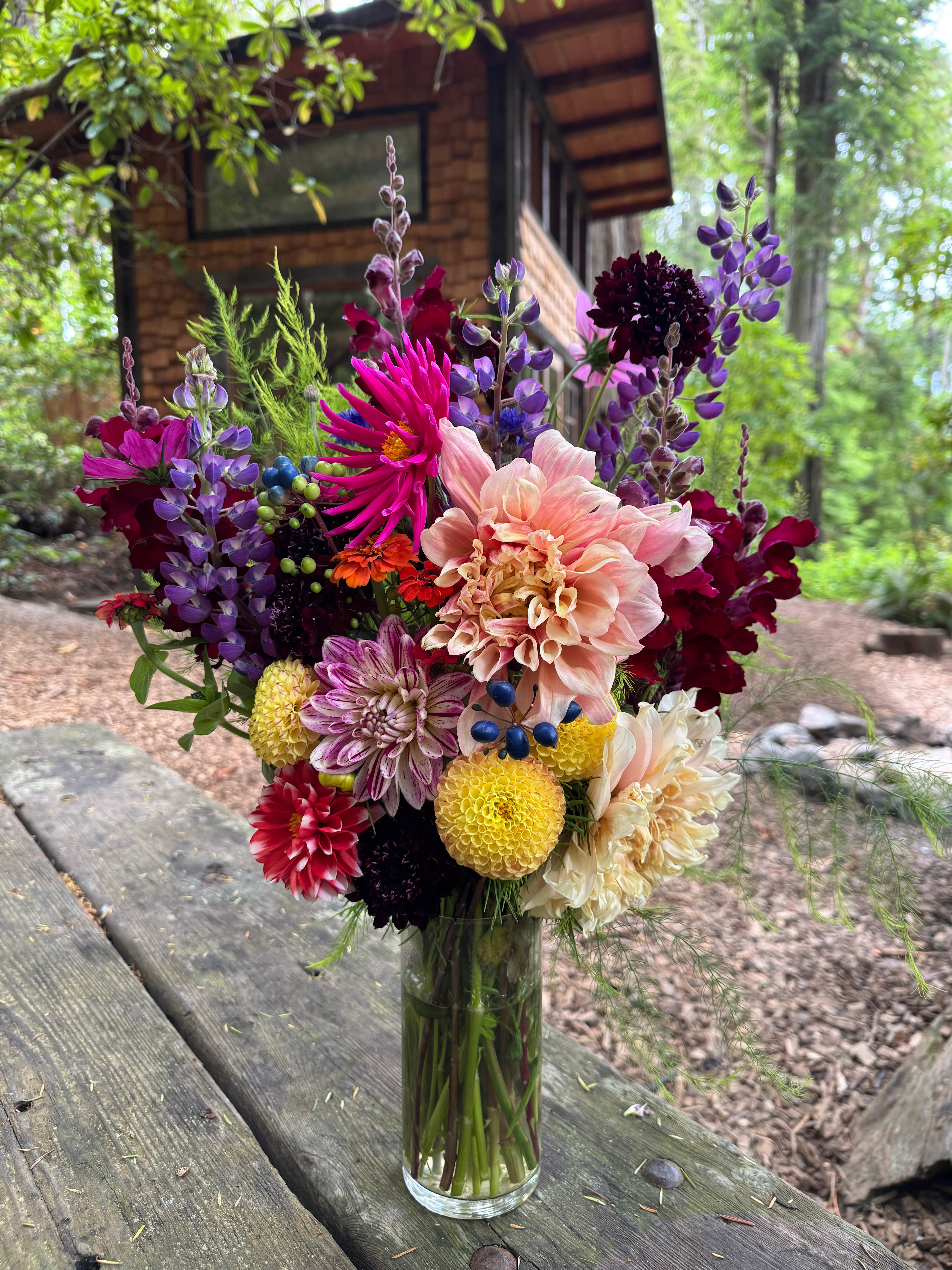 Add a bouquet onto your stay! Flowers are home grown from the hosts garden. 