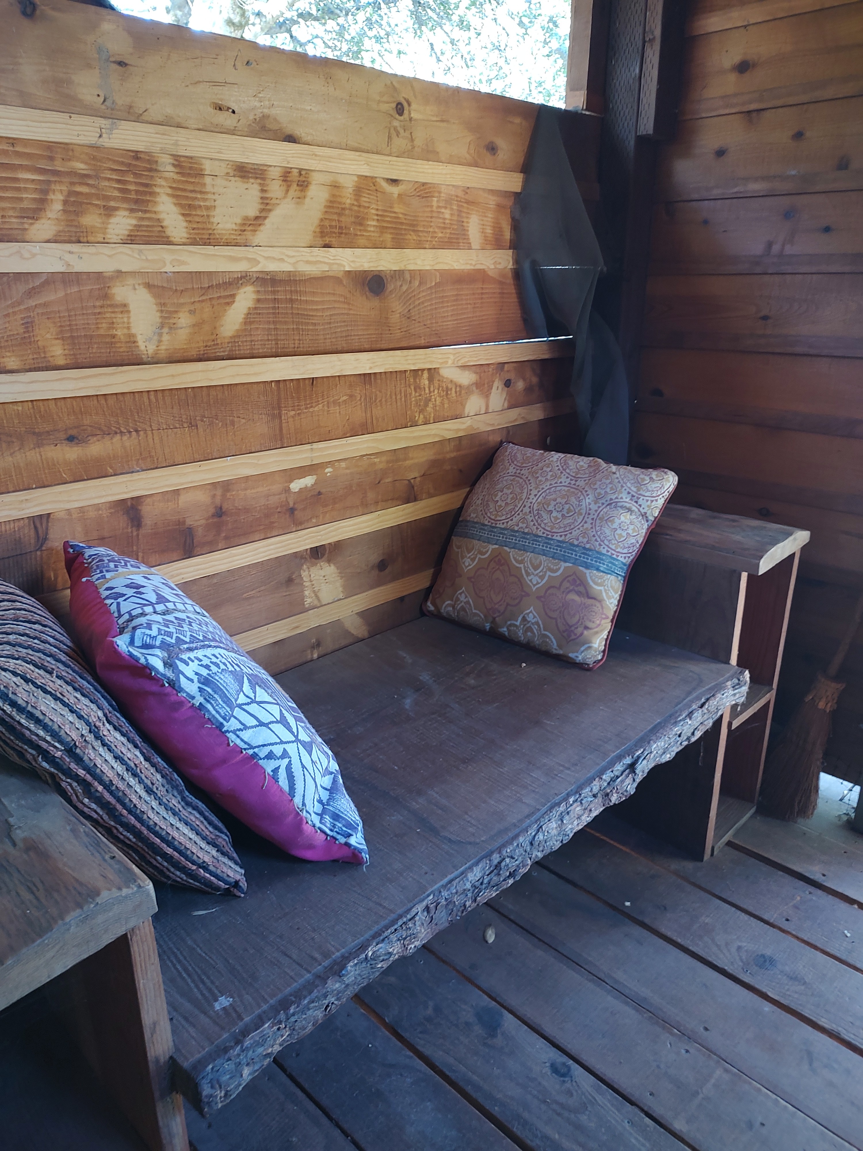 Sierra foothills tinyhome retreat.