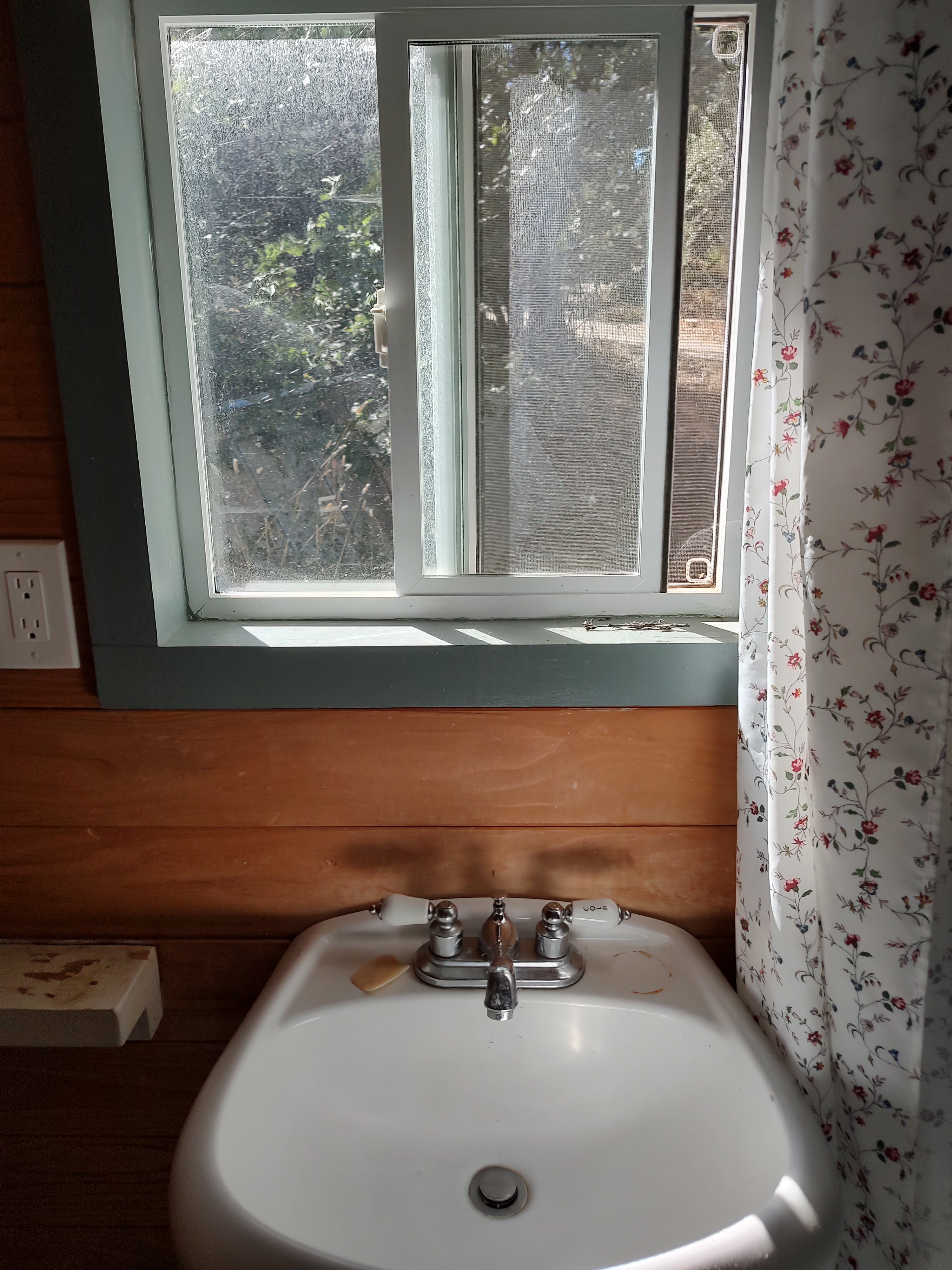 Sierra foothills homestead retreat.