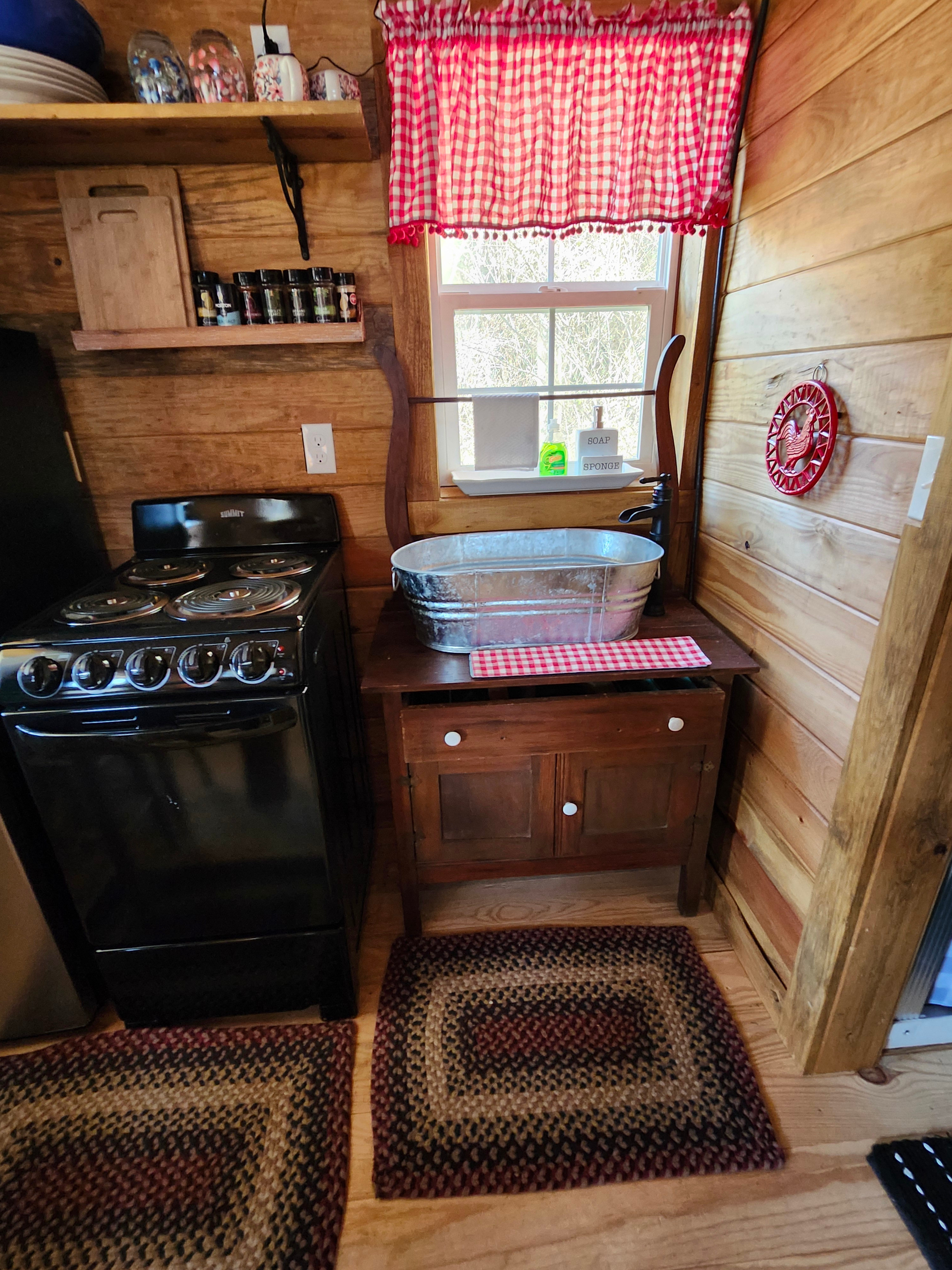 Wanda's Cabin Sneedville,  TENNESSE