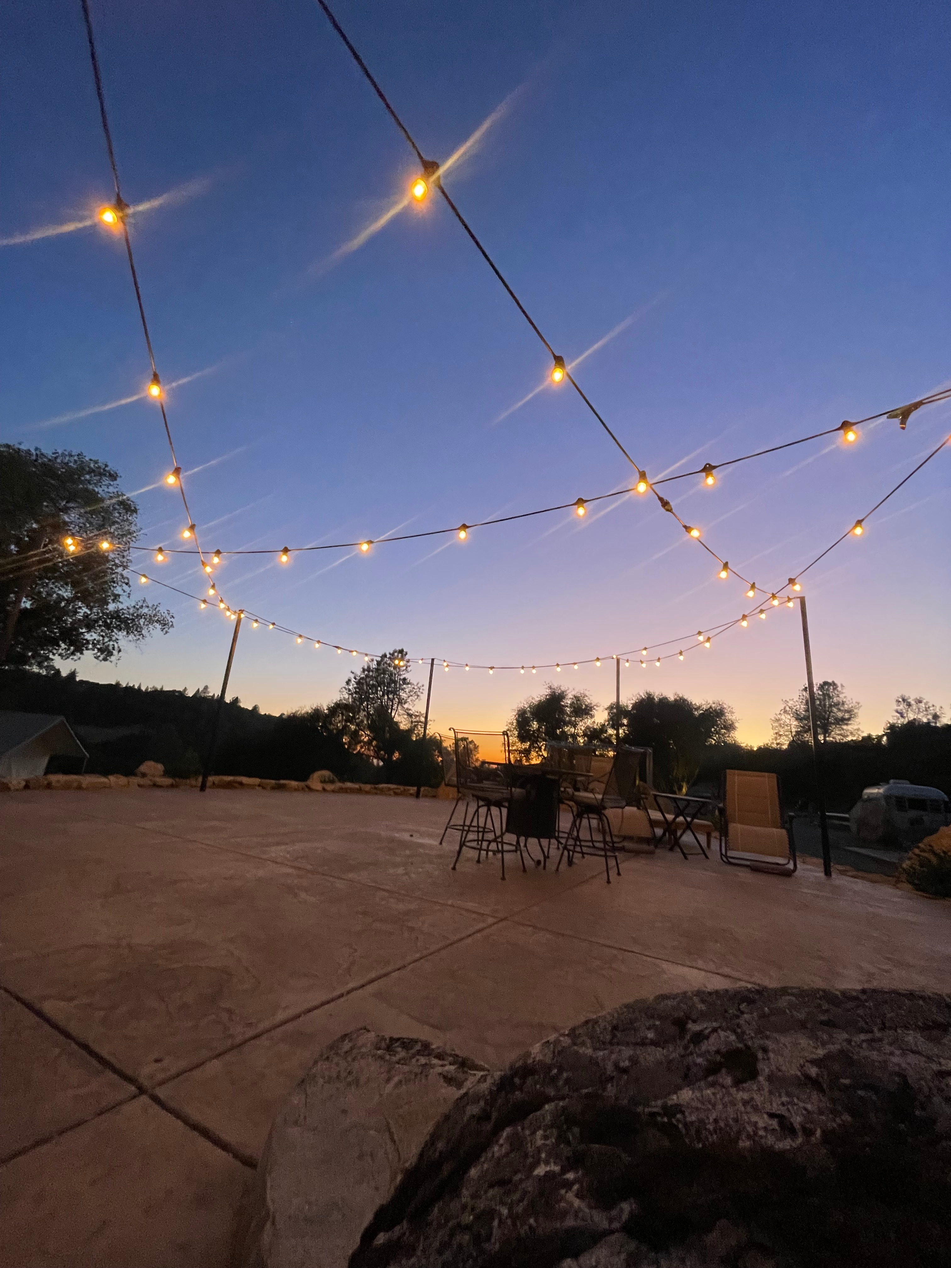 Big string-lit patio for star gazing