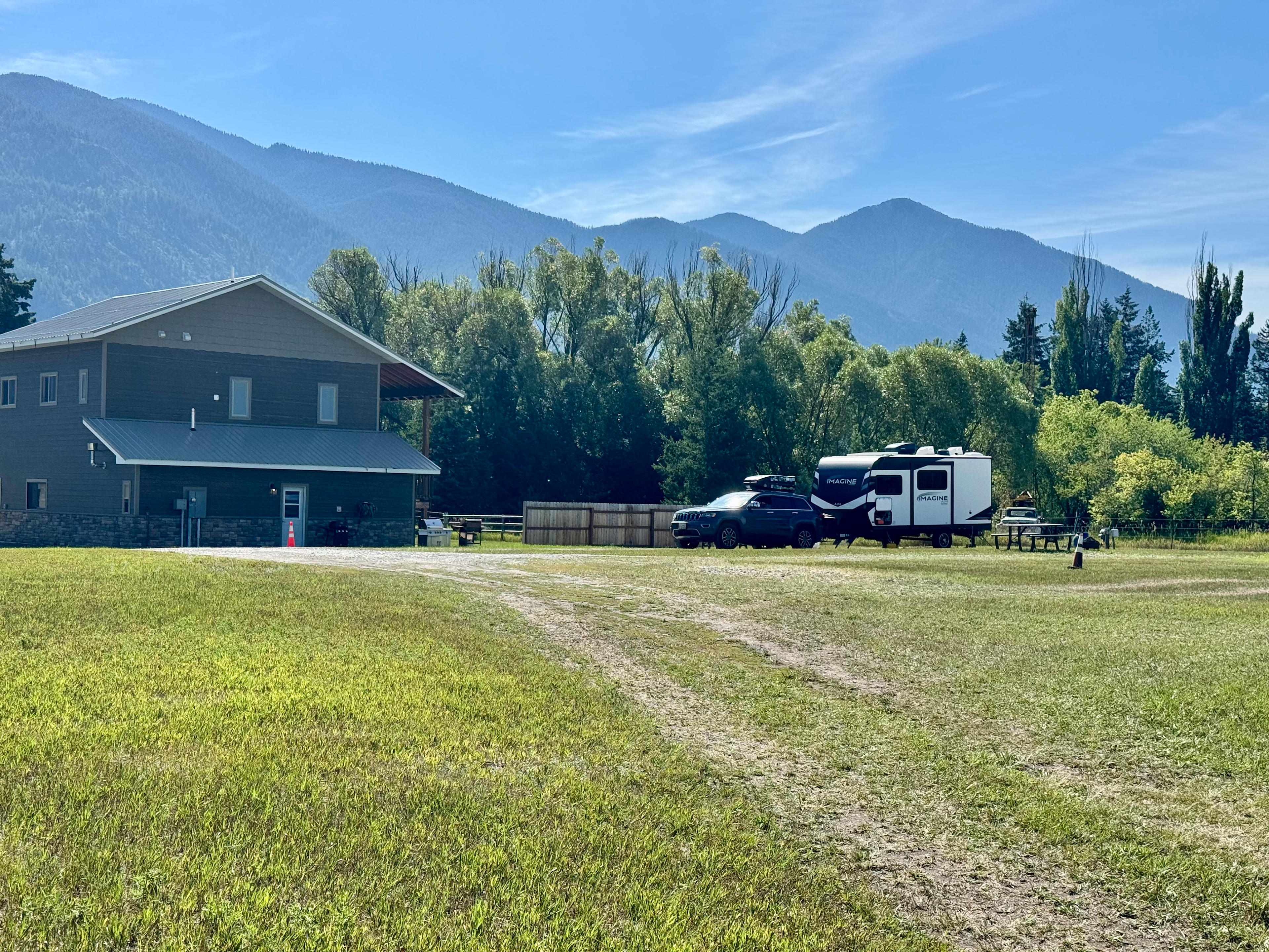 Glacier RV Oasis – Full Hookups