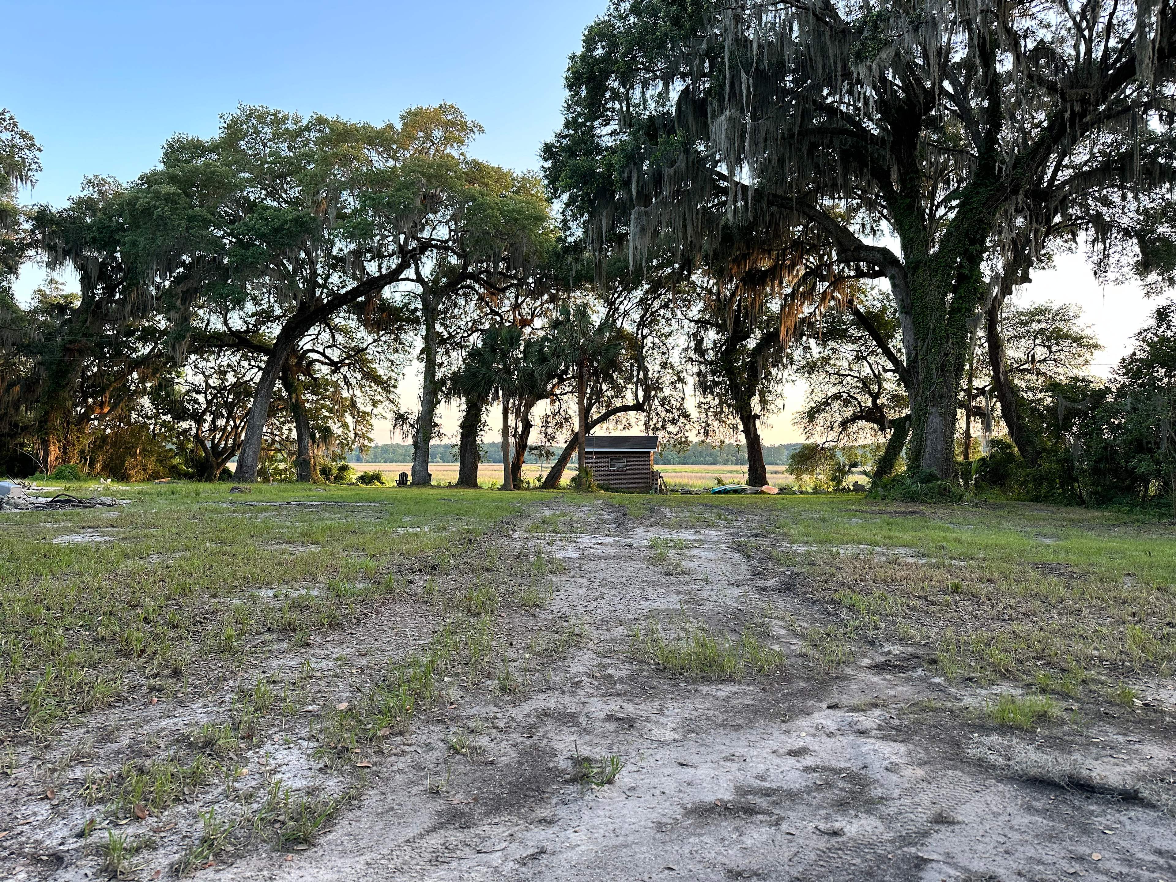 Paradise Under The Oaks