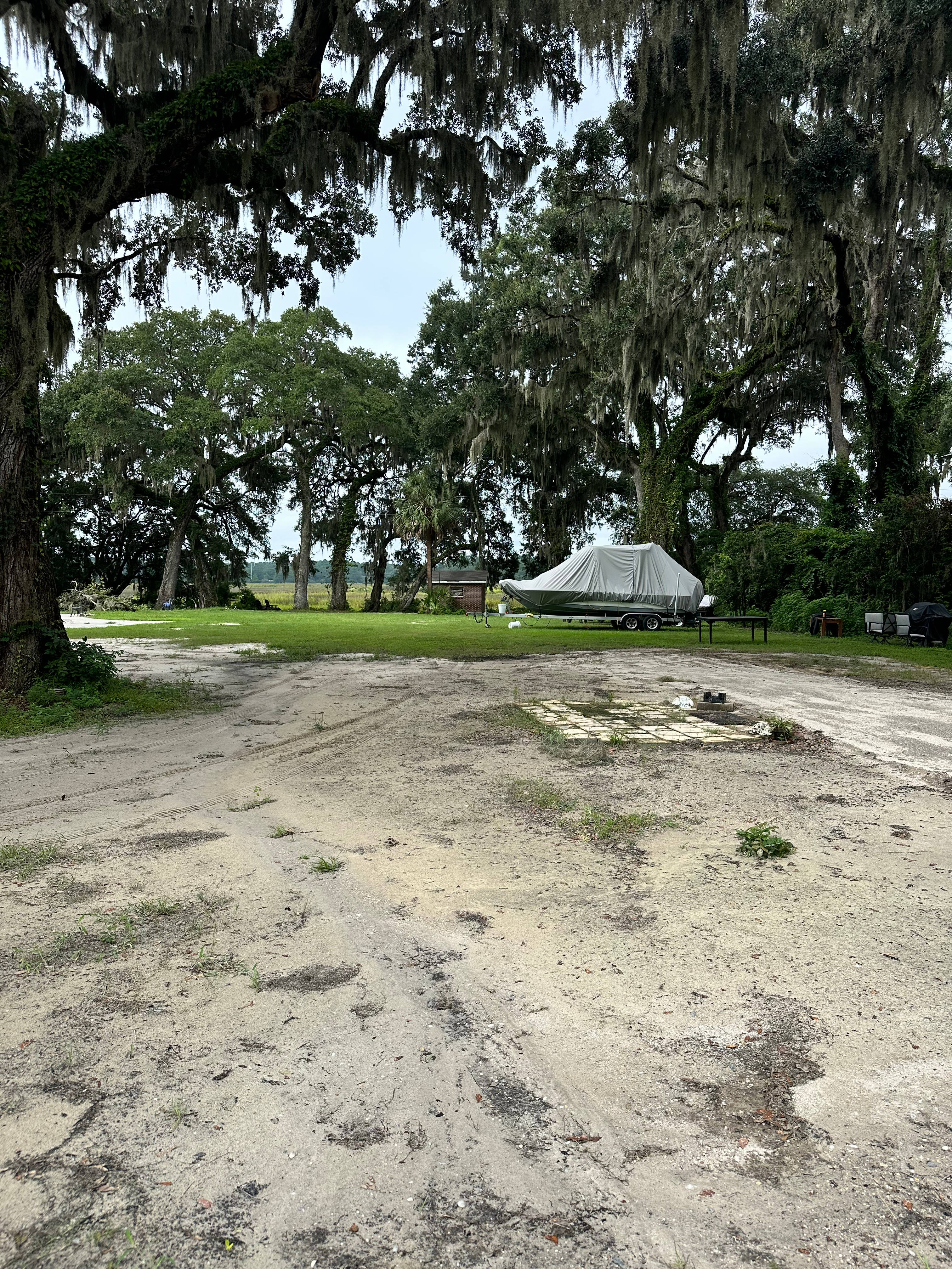 Paradise Under The Oaks