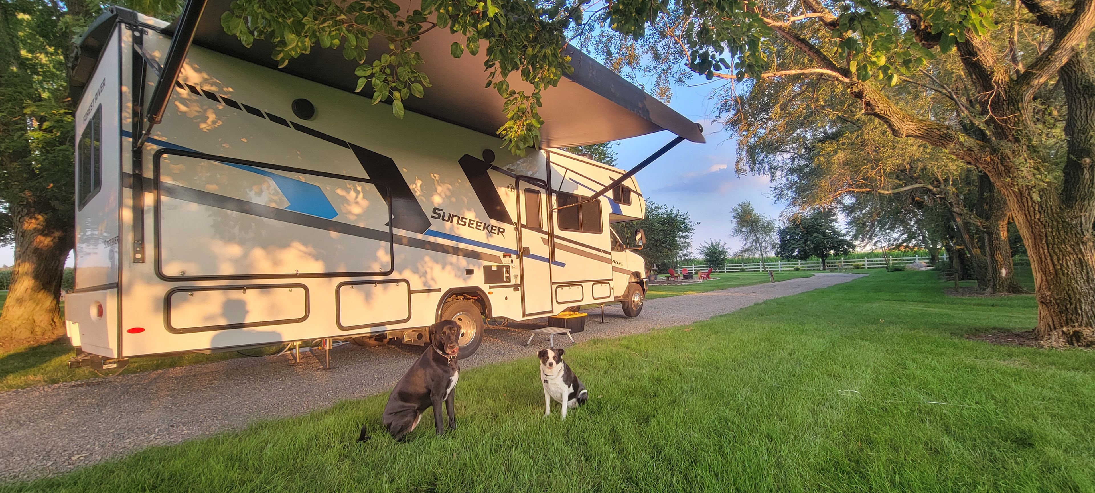 T&K Schoolhouse Camping