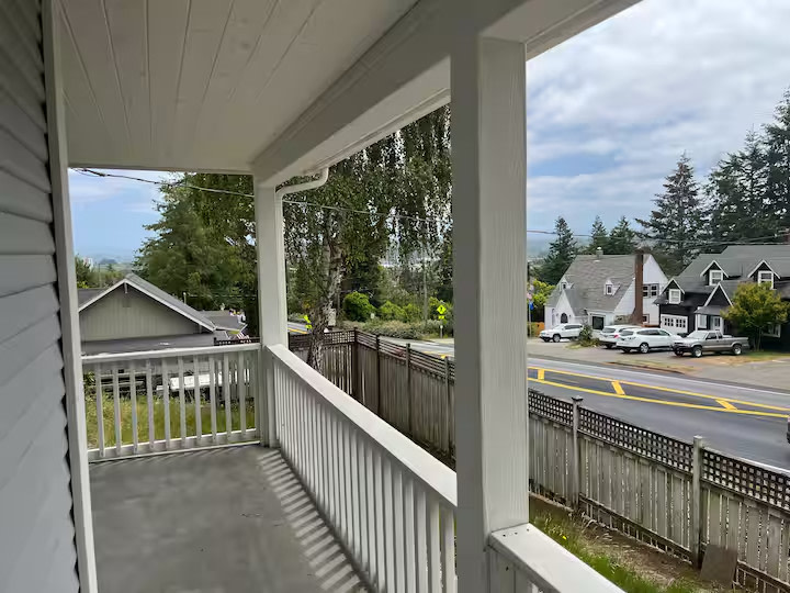 Coos Bay Home