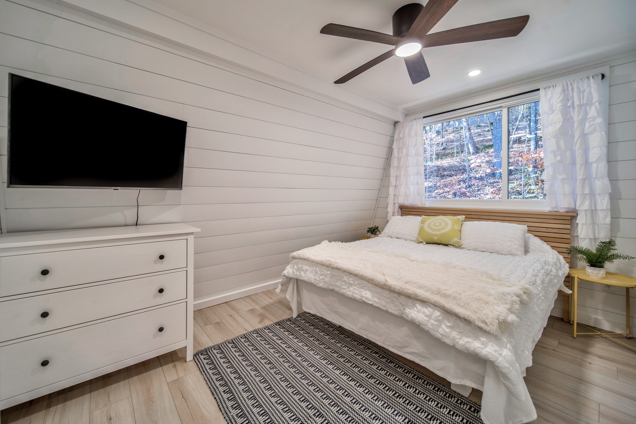 Modern Cabin W/ View | Pet-Friendly