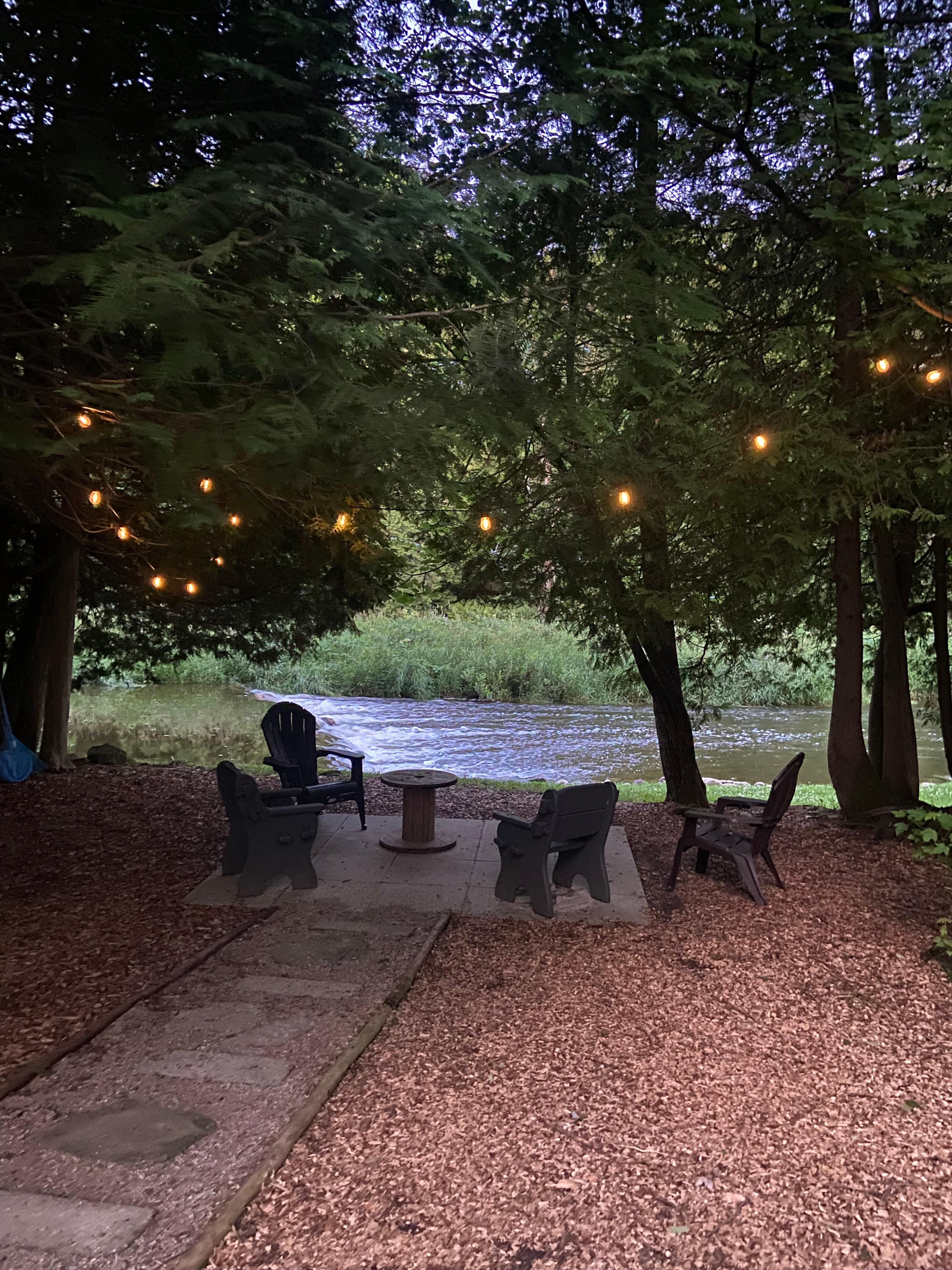 Southgate - Secluded Cedar retreat