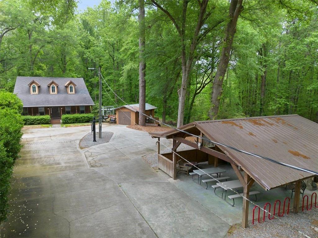 Secluded Forrest Getaway